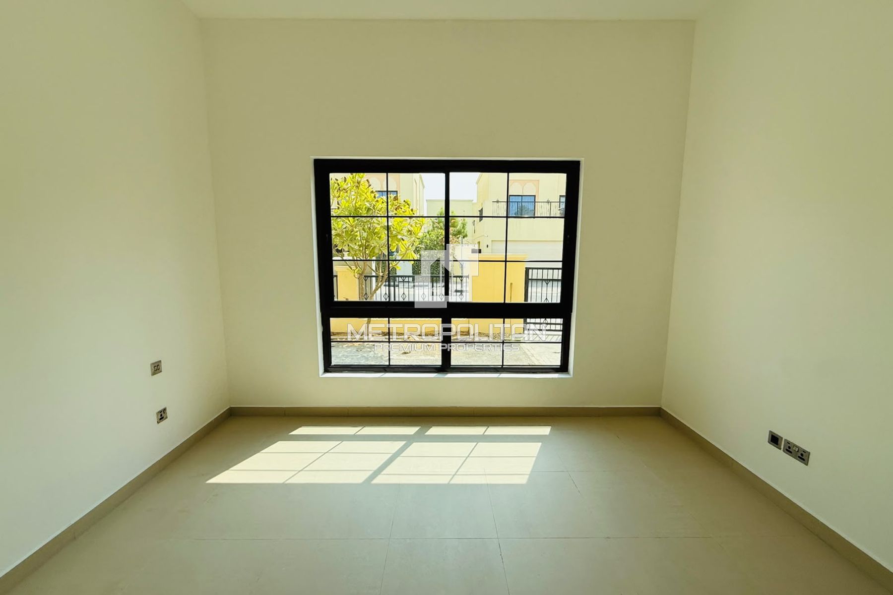 Urgent Deal| Motivated Seller| Vacant |Unfurnished