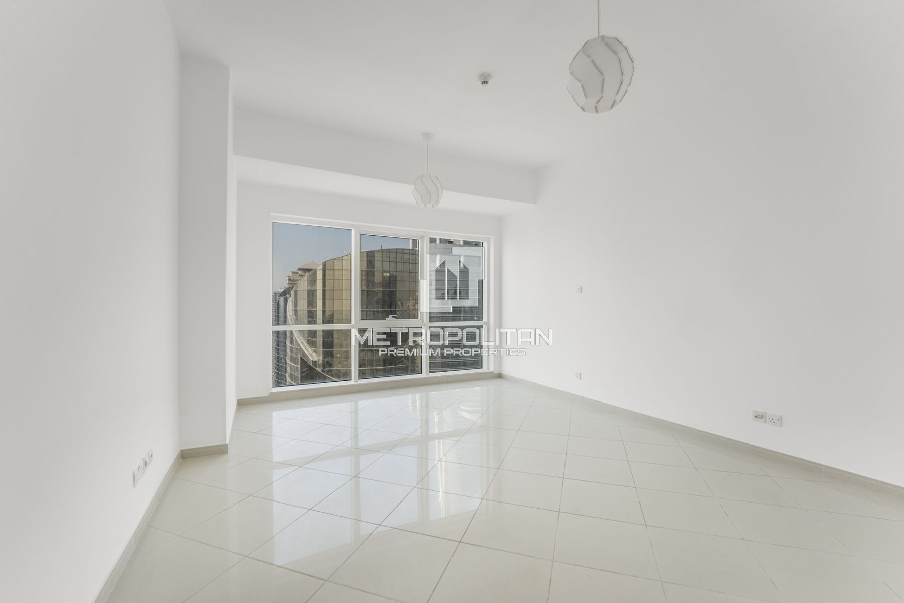 Fully upgraded 1BR | Vacant | Prime JLT Location