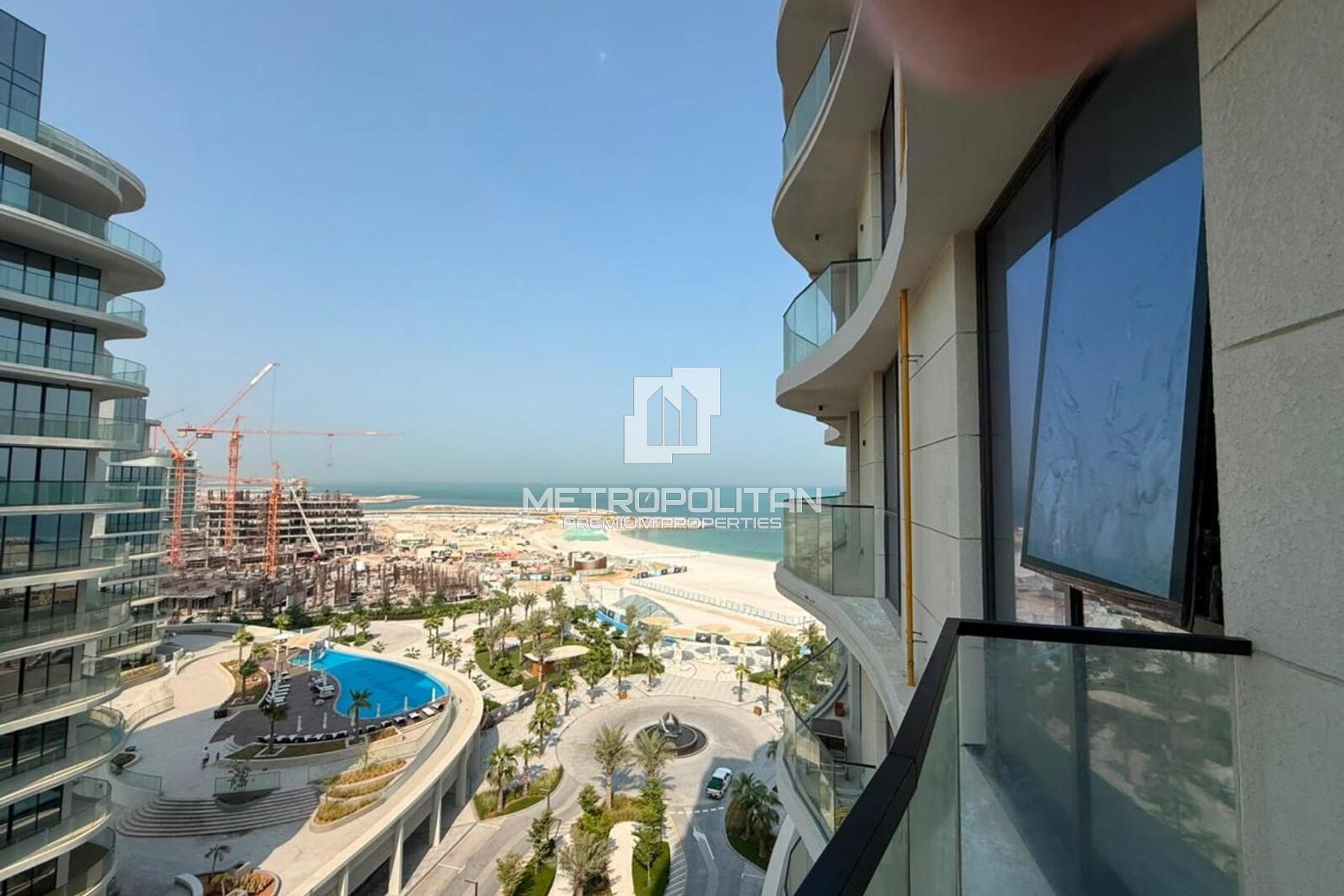 Bright 1BR in Central 1 | Beachfront Living
