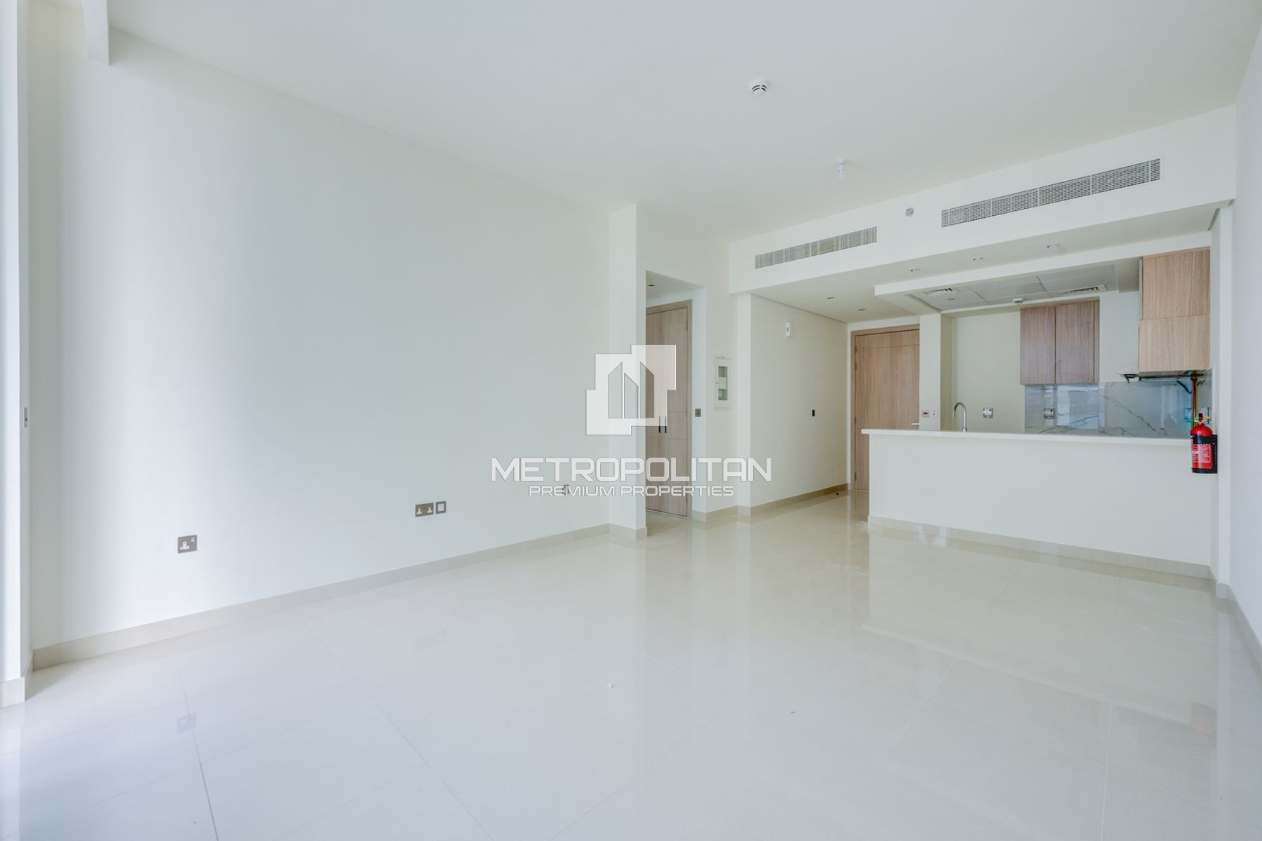 Bright 1BR in Central 1 | Beachfront Living