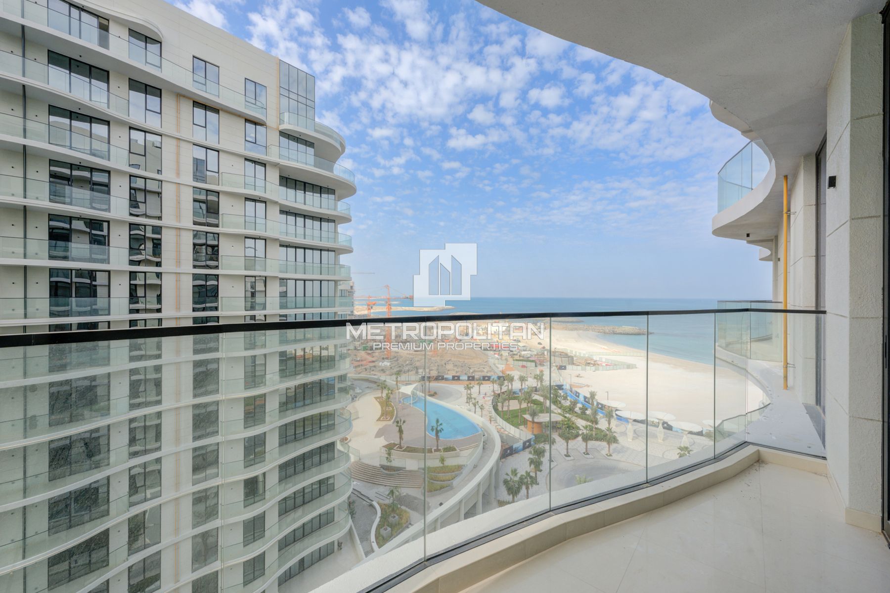 Bright 1BR in Central 1 | Beachfront Living
