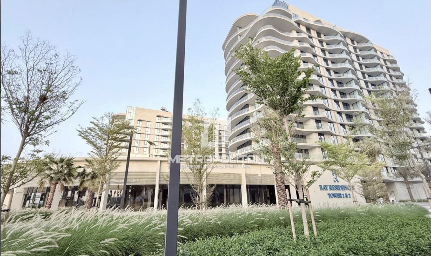Bright 1BR in Central 1 | Beachfront Living