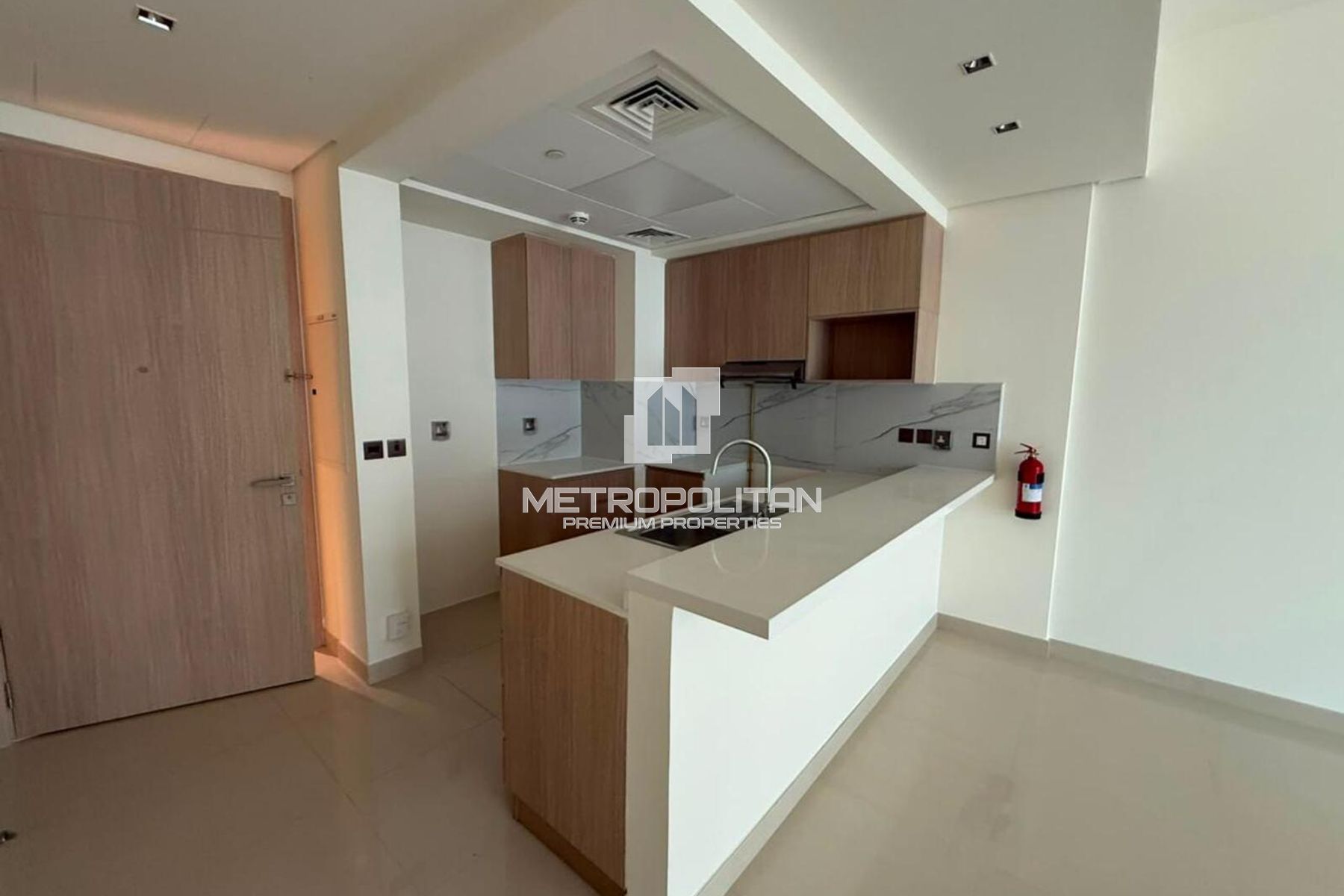 Bright 1BR in Central 1 | Beachfront Living