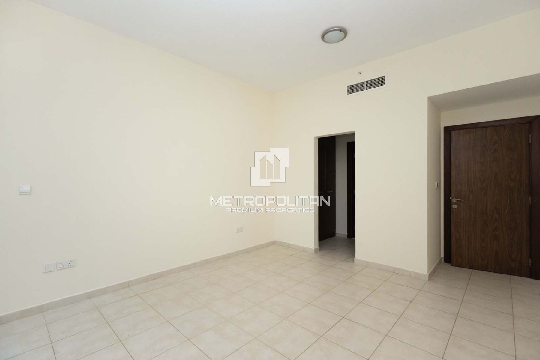 VASTU HOME | BRIGHT & AIRY | POOL VIEW | VACANT