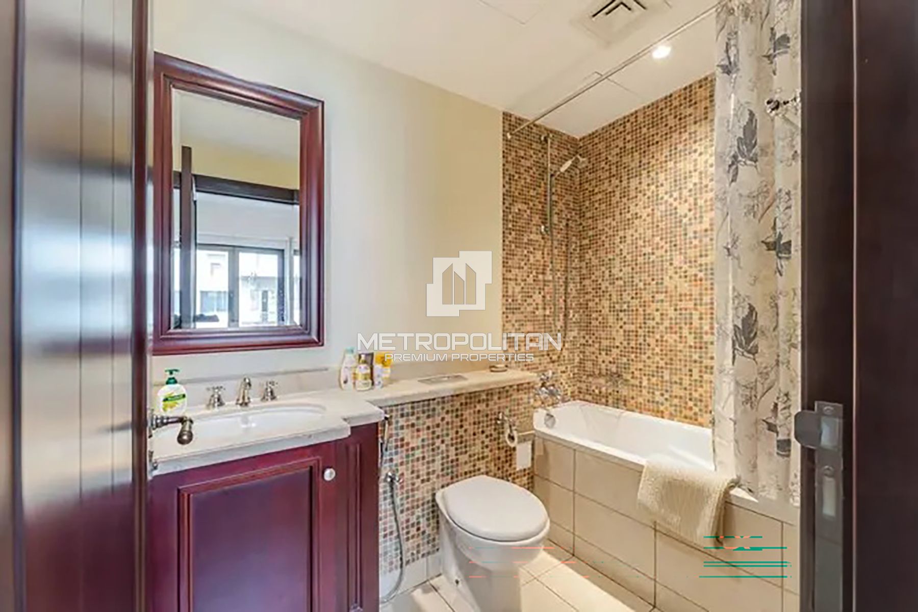 Study Room | Spacious Living | Greenery Views
