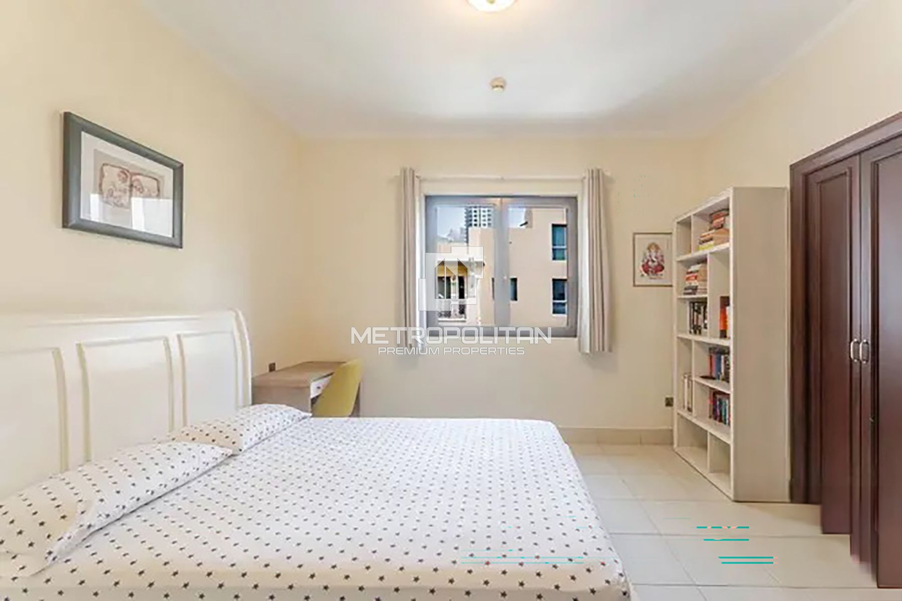 Study Room | Spacious Living | Greenery Views