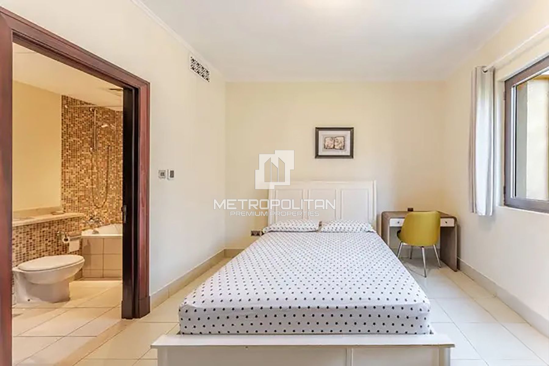 Study Room | Spacious Living | Greenery Views