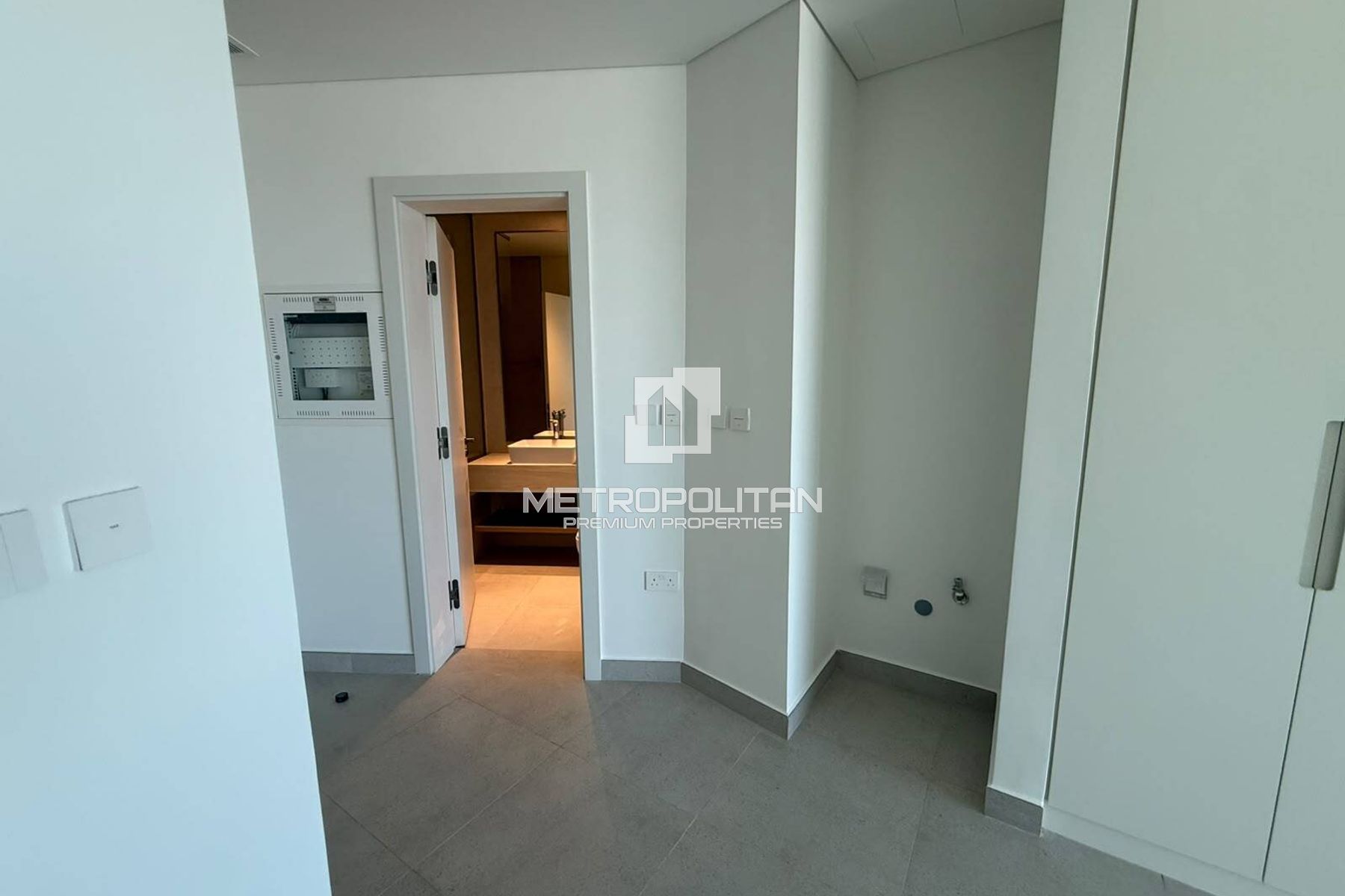 High Floor Studio | Best Unit | Prime Location