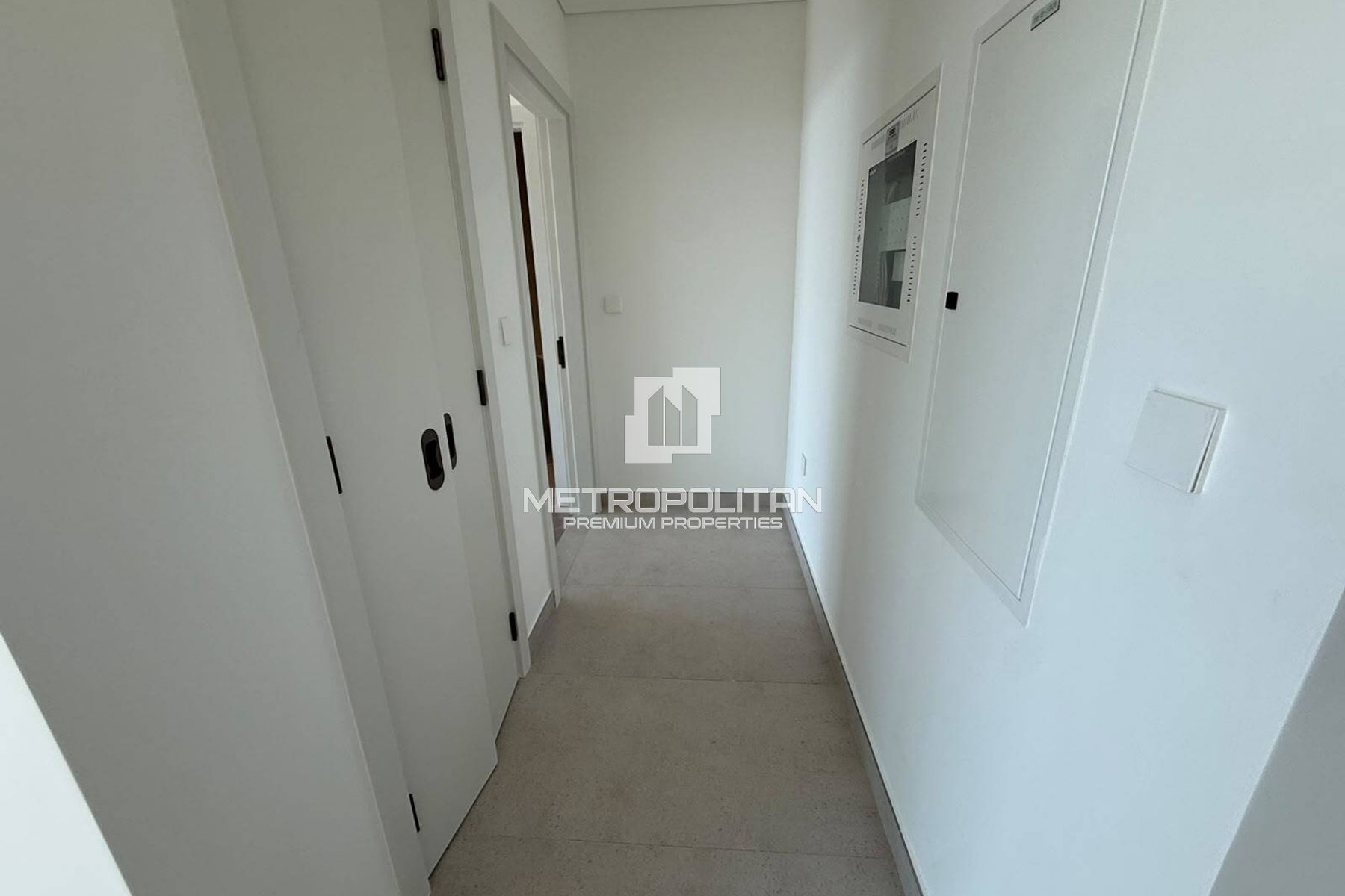 Stunning 1BR | Beachfront | Vacant | Ready to Move