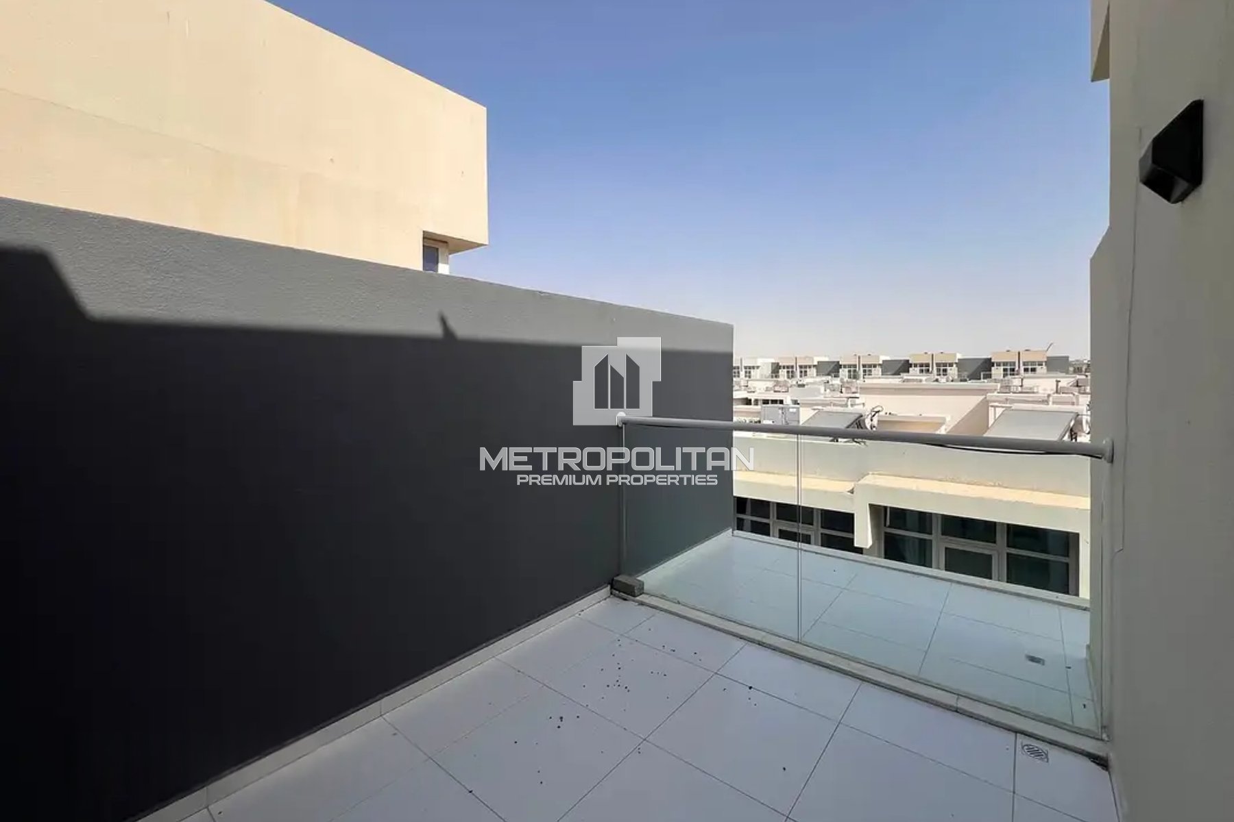 Vacant On Transfer | Single Row | Corner Unit