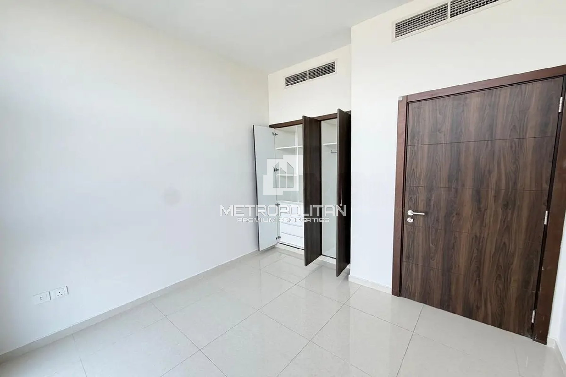 5BR Townhouse for Sale in Amargo, Damac Hills 2 - MPS-52077