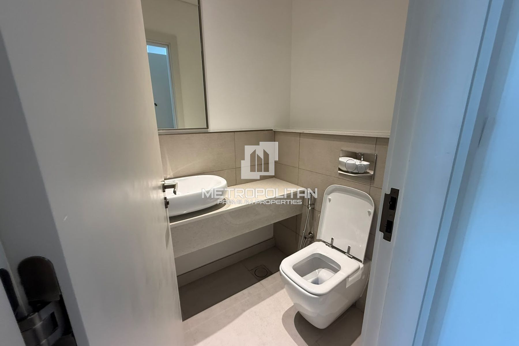 Ready to Move 1BR | High Floor | Sea View