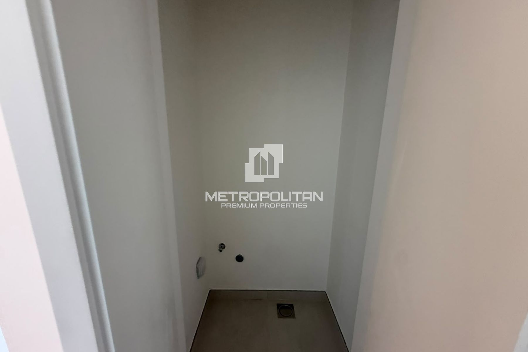 Ready to Move 1BR | High Floor | Sea View