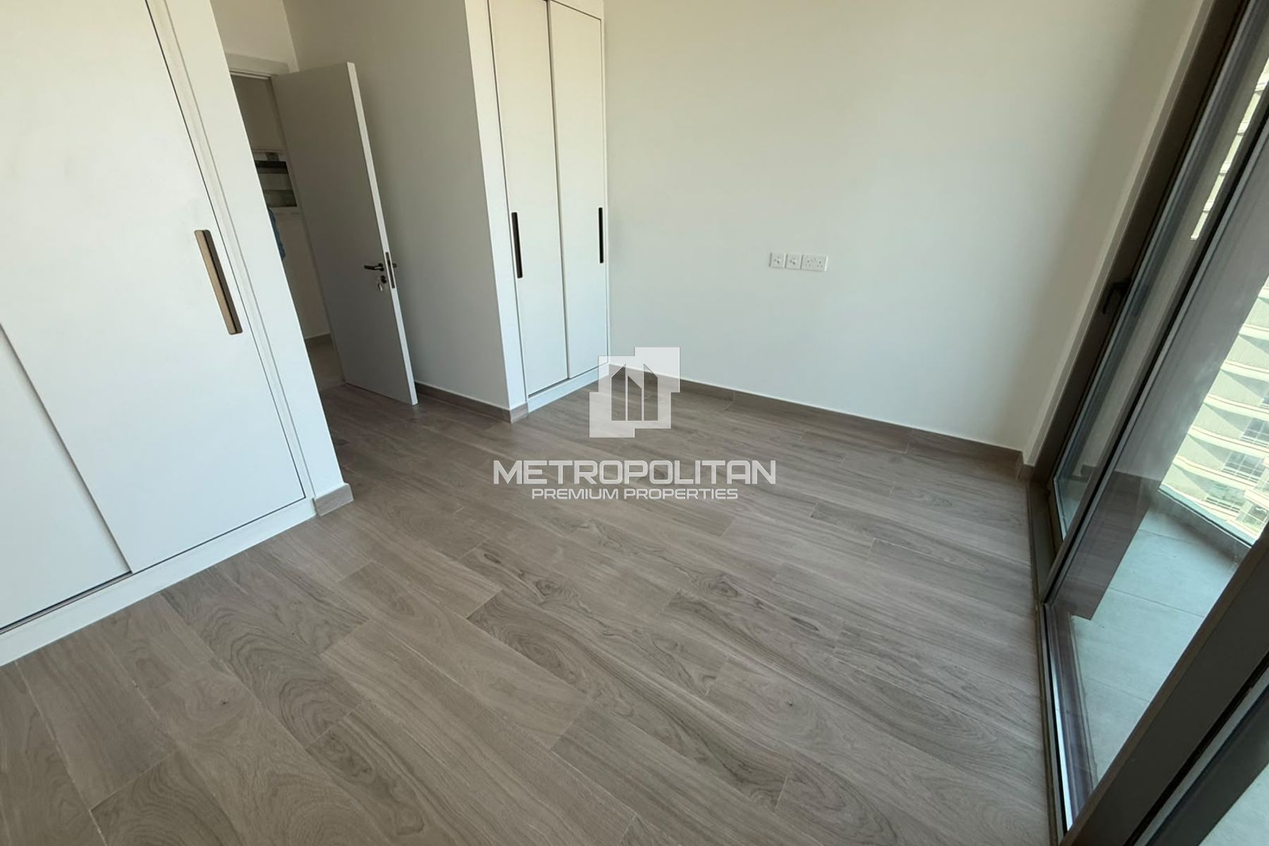 Ready to Move 1BR | High Floor | Sea View