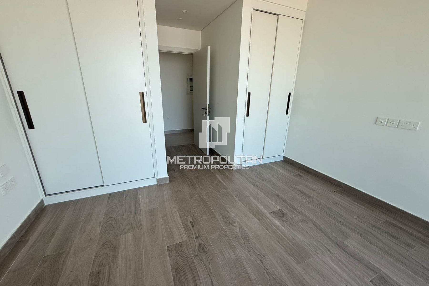 Ready to Move 1BR | High Floor | Sea View