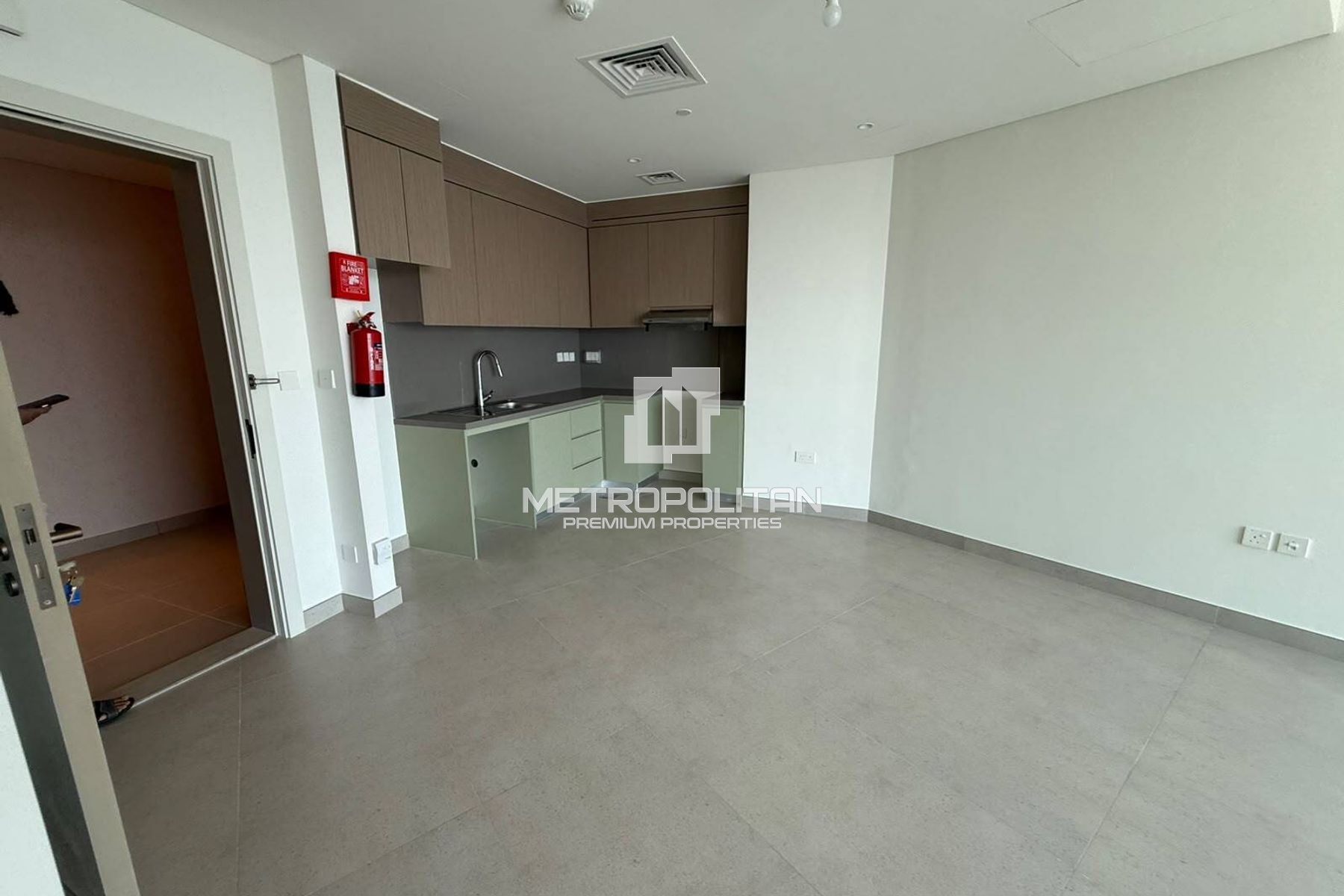 Bayview North | Top-Floor 1BR | Beach View