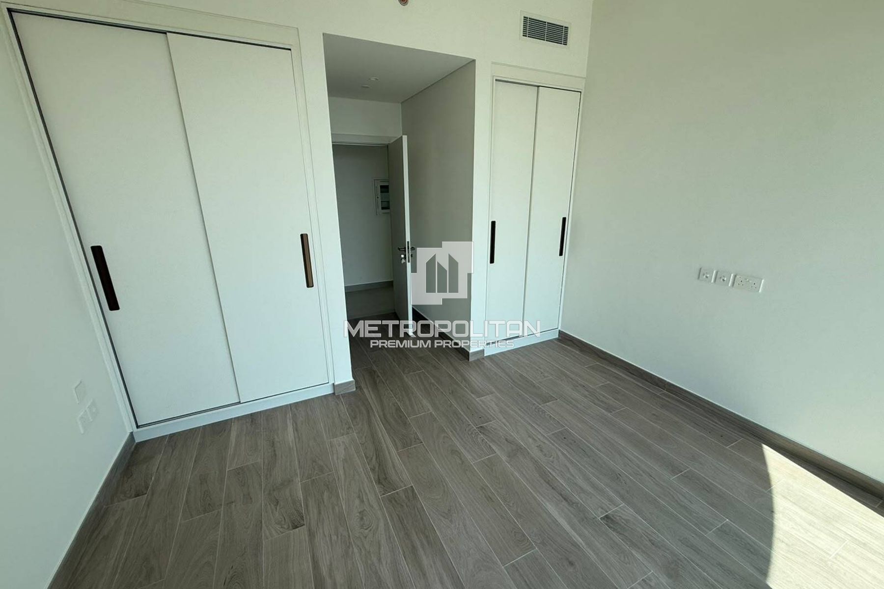Bayview North | Top-Floor 1BR | Beach View