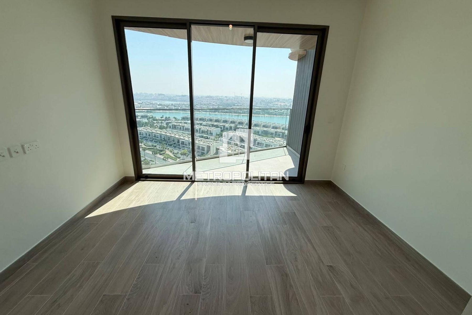 Bayview North | Top-Floor 1BR | Beach View