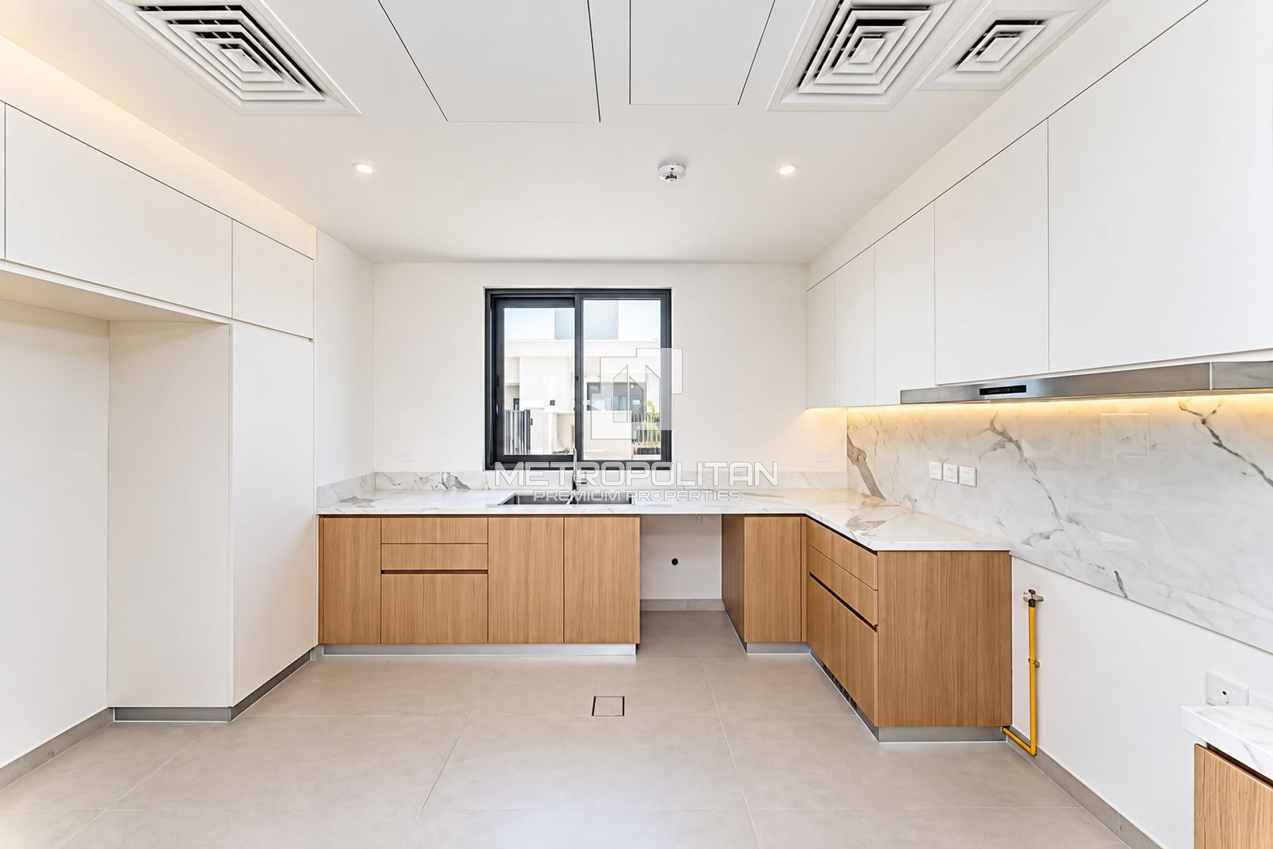 4BR Corner Unit | Next to Clubhouse | B1 Facade