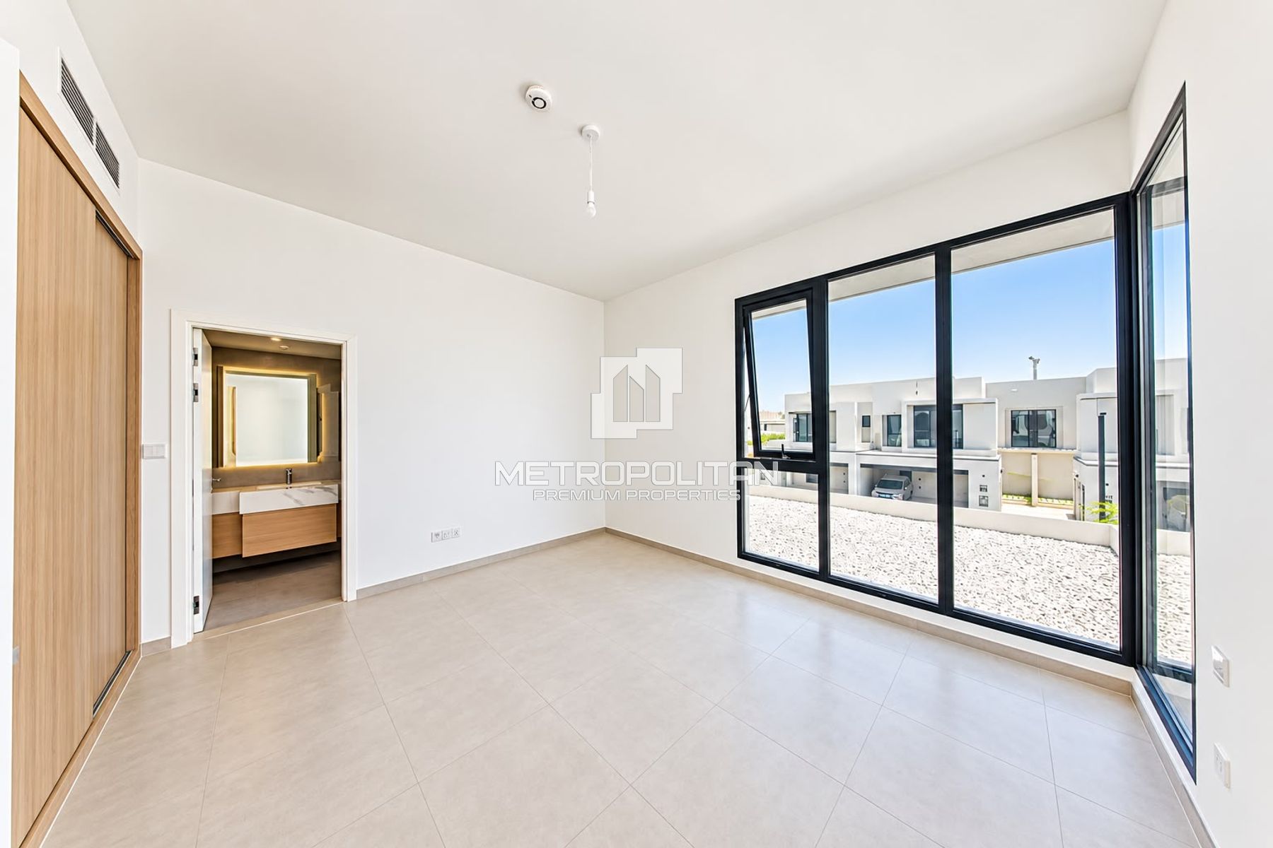4BR Corner Unit | Next to Clubhouse | B1 Facade