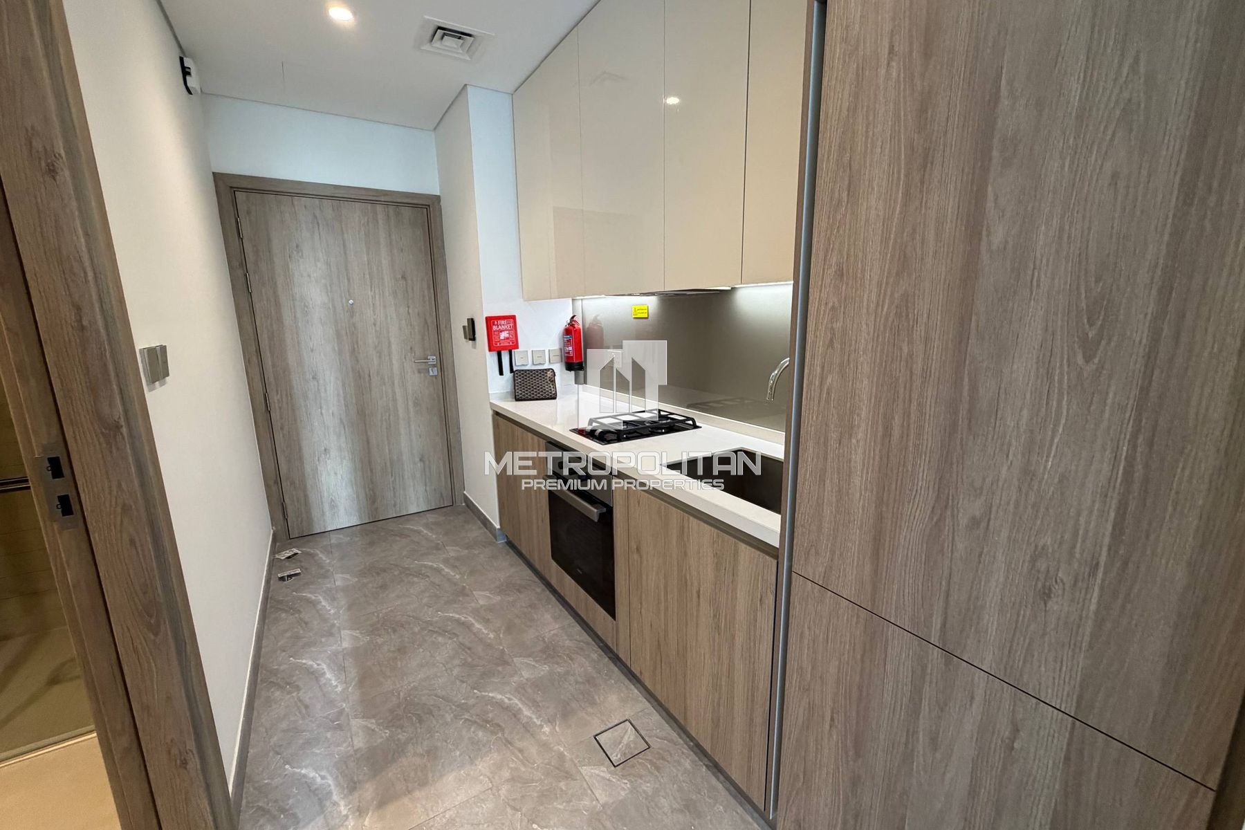 Studio Apartment for Sale in Peninsula Two, Business Bay - MPS-52194