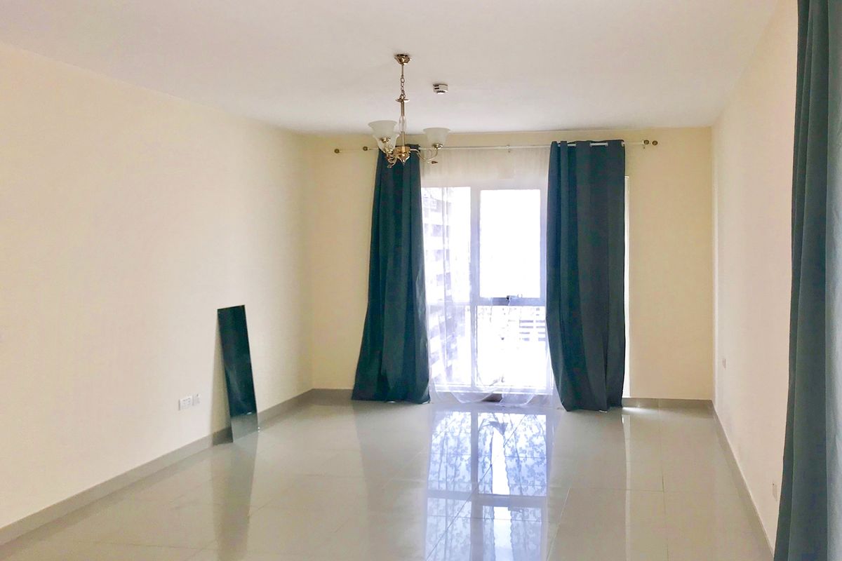 Ready to Move | Larger Layout | Walk to Mall