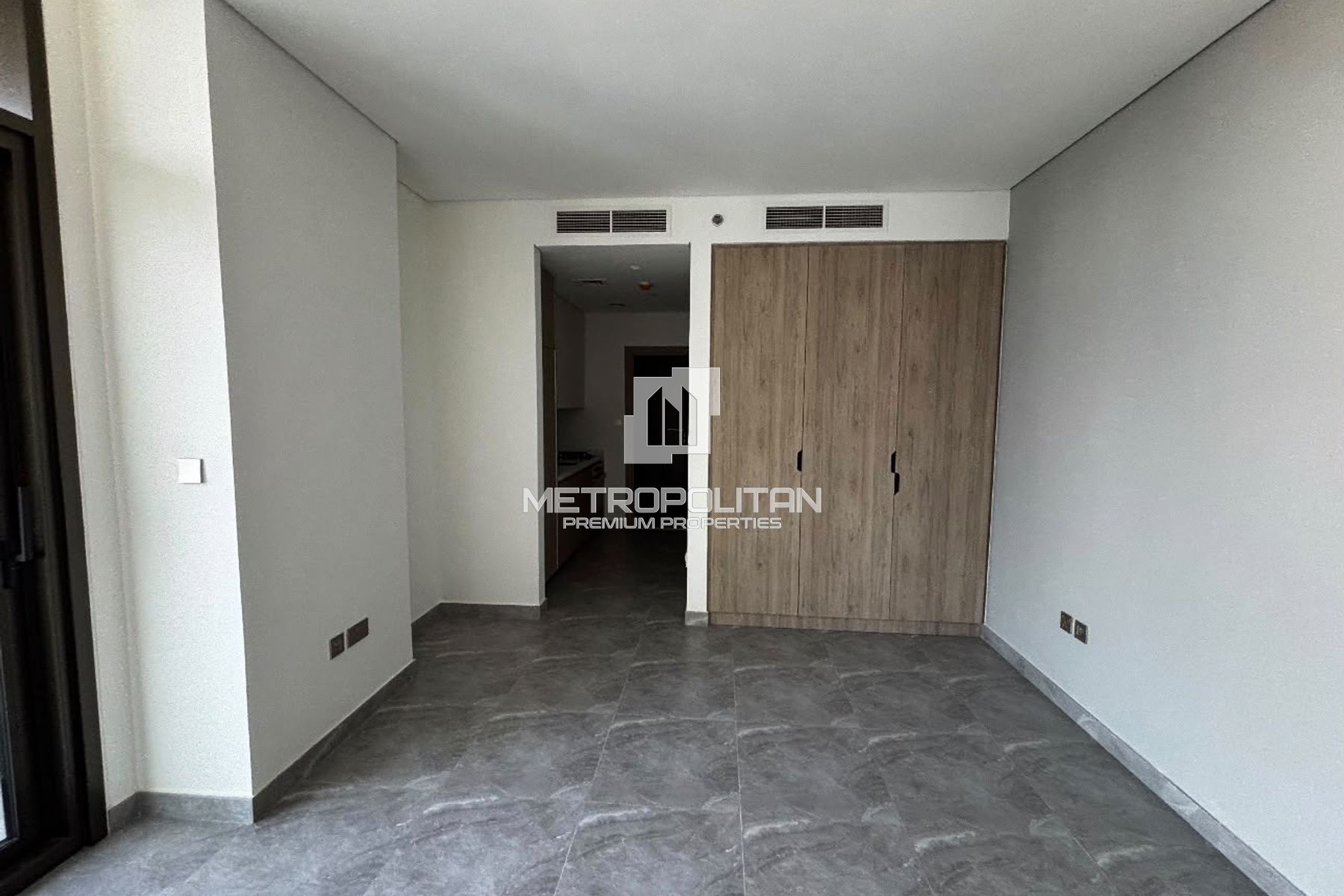 Studio Apartment for Sale in Peninsula Two, Business Bay - MPS-52224