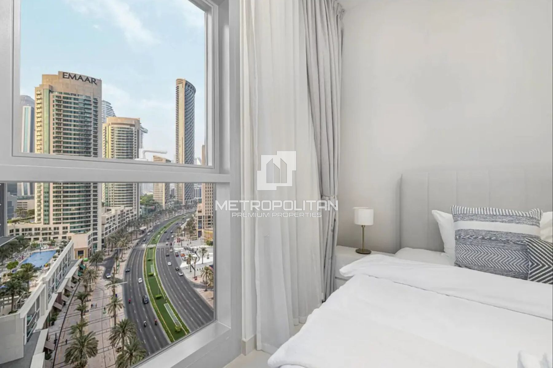 Motivated Seller | Vacant | Boulevard |Corner Unit