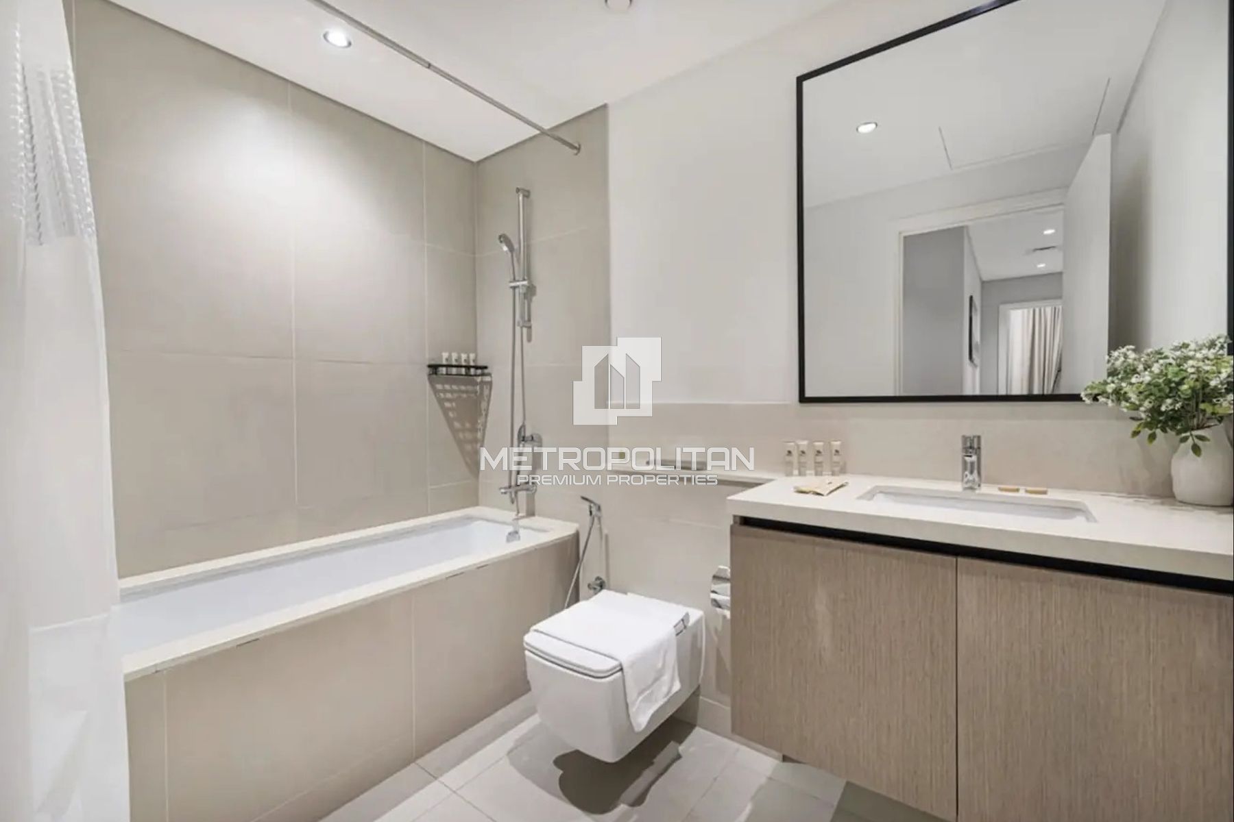 Motivated Seller | Vacant | Boulevard |Corner Unit