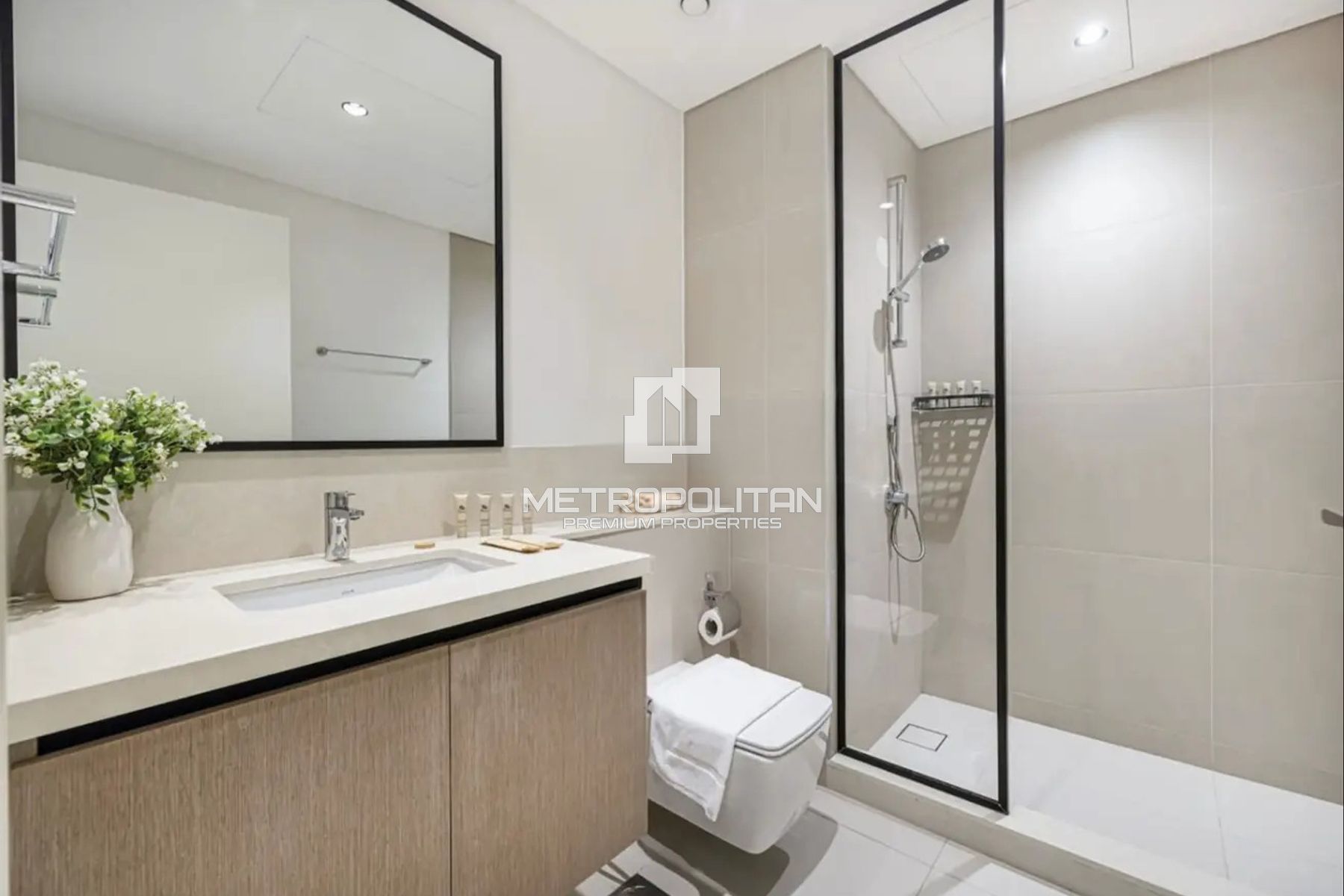 Motivated Seller | Vacant | Boulevard |Corner Unit
