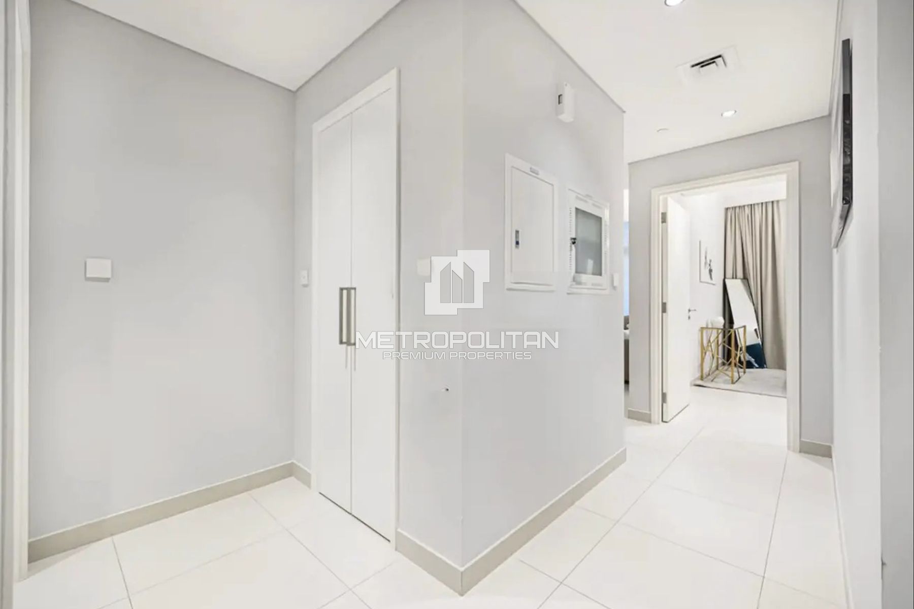 Motivated Seller | Vacant | Boulevard |Corner Unit