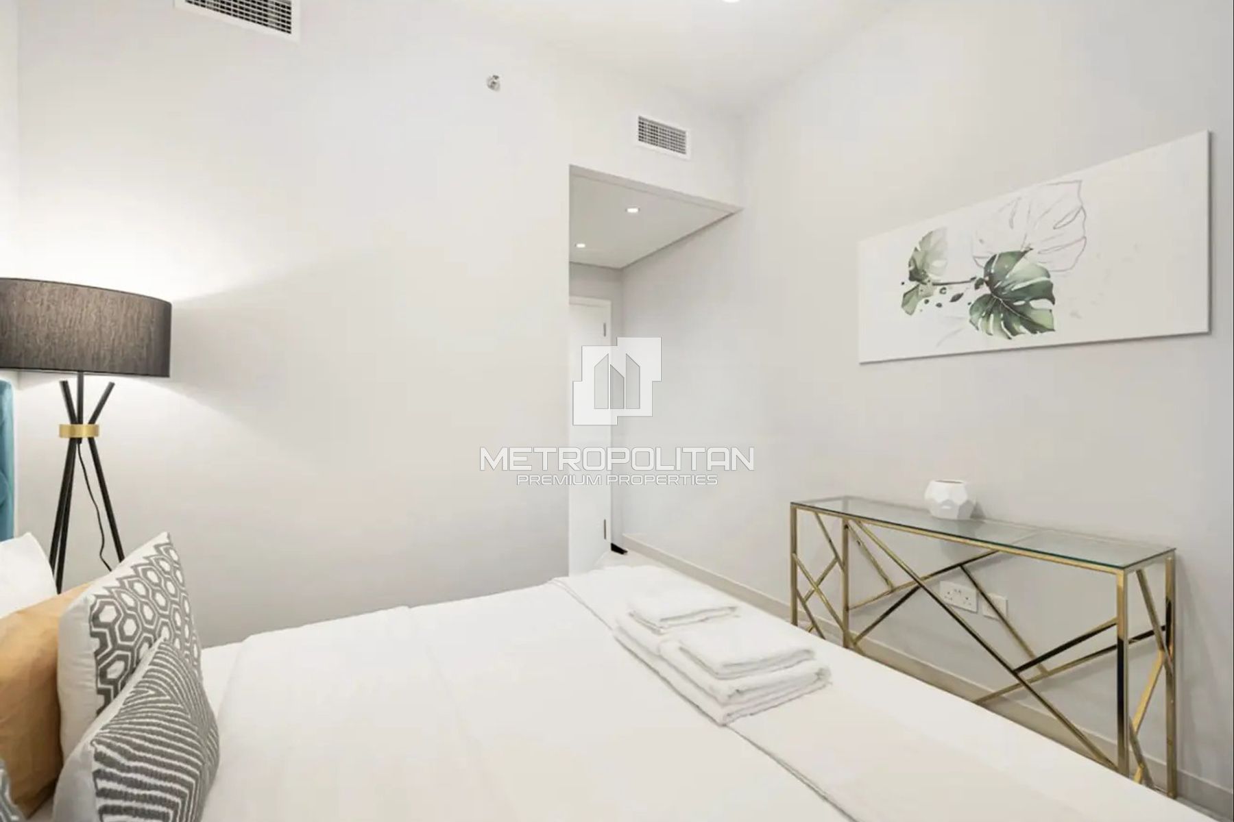 Motivated Seller | Vacant | Boulevard |Corner Unit