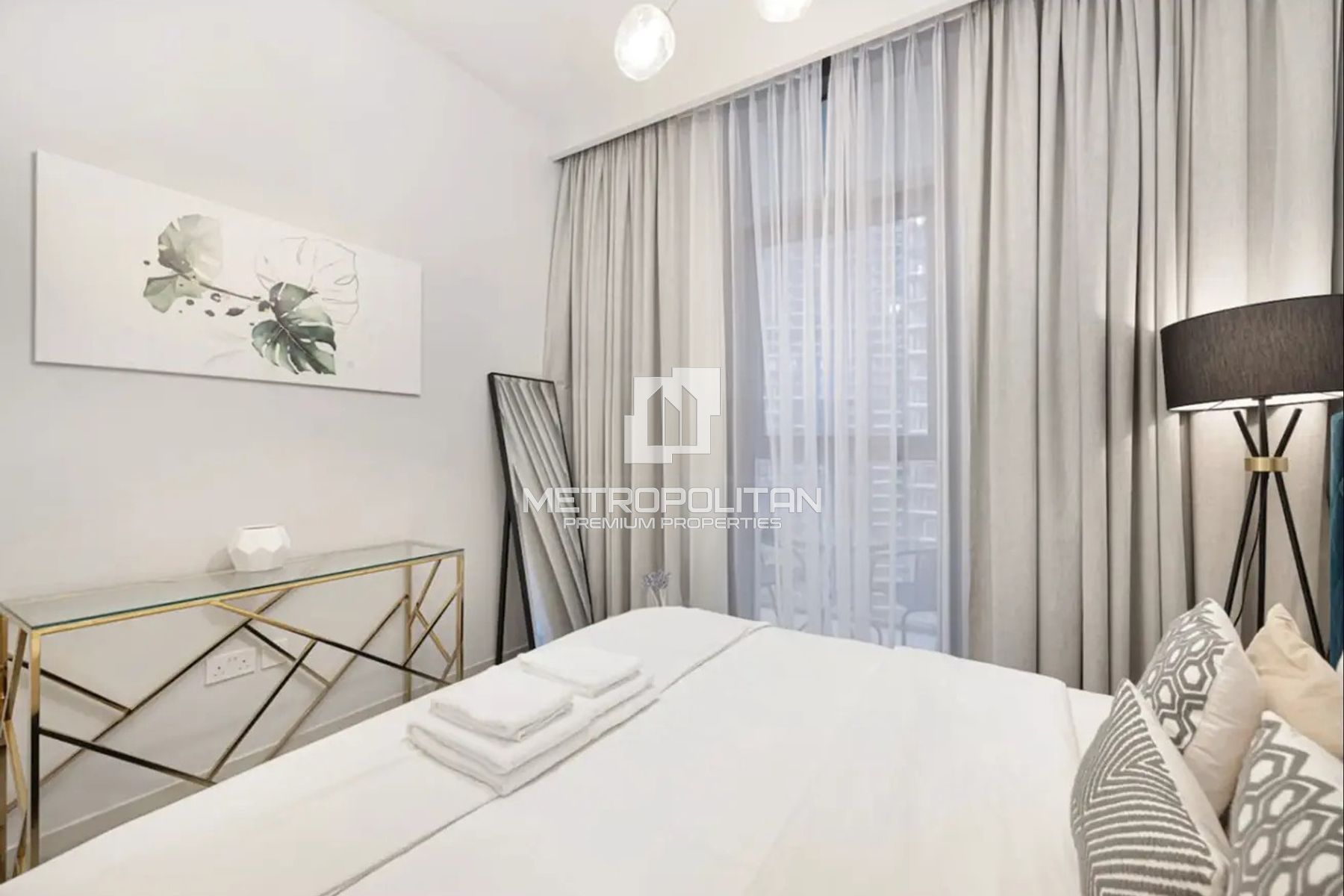 Motivated Seller | Vacant | Boulevard |Corner Unit