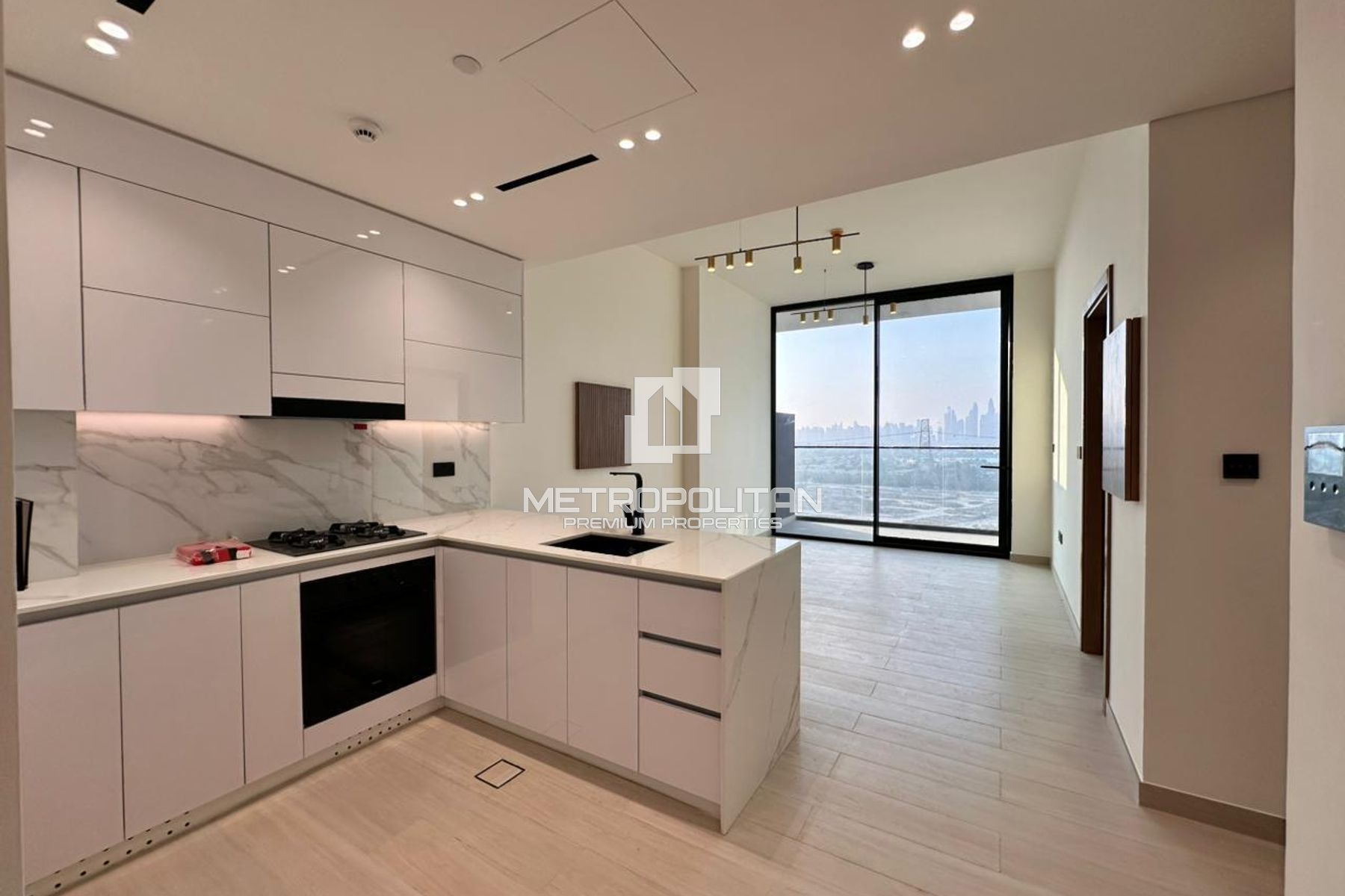 Spacious Unit | Marina View | Appliances Included