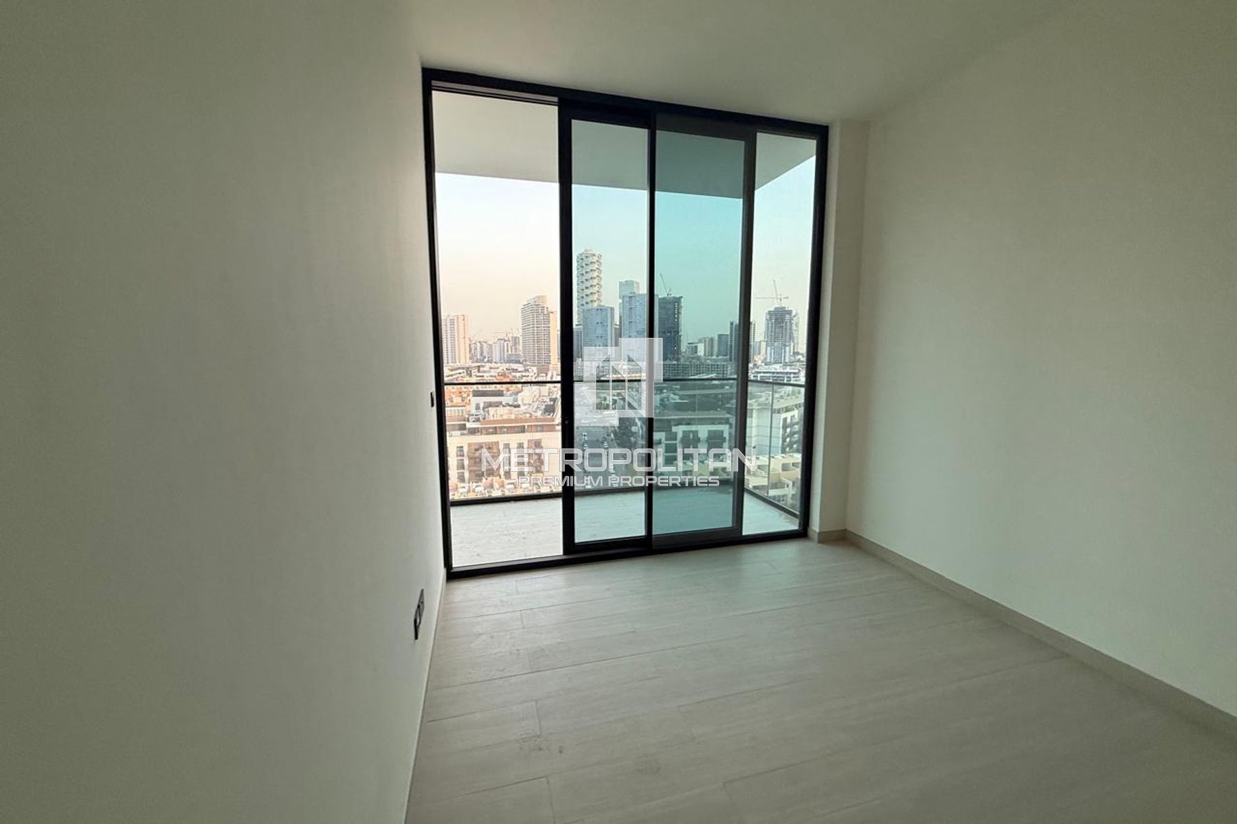 Spacious Unit | Marina View | Appliances Included