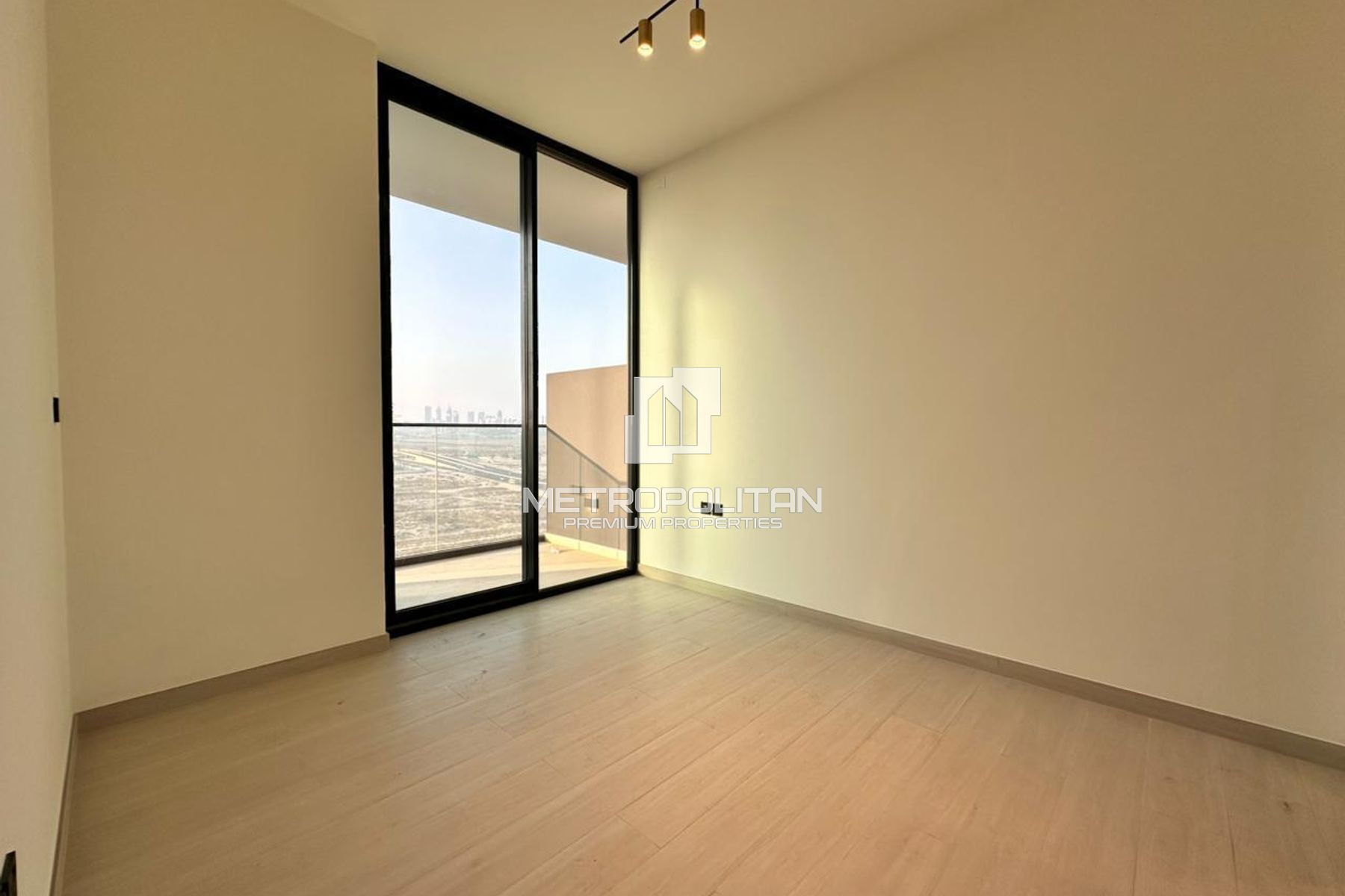 Spacious Unit | Marina View | Appliances Included