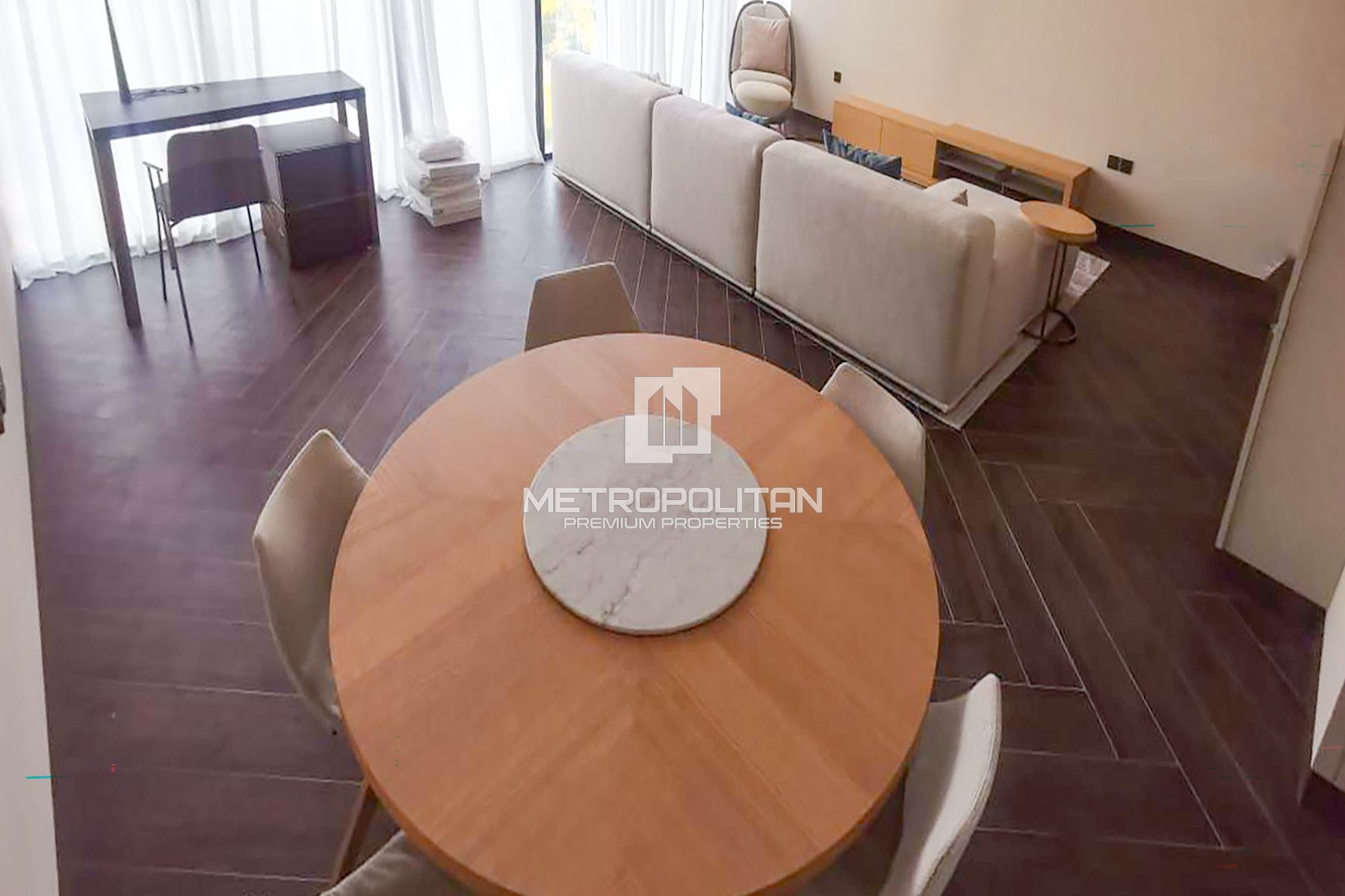 Luxury & Italian Furnishing |Stunning Skyline View