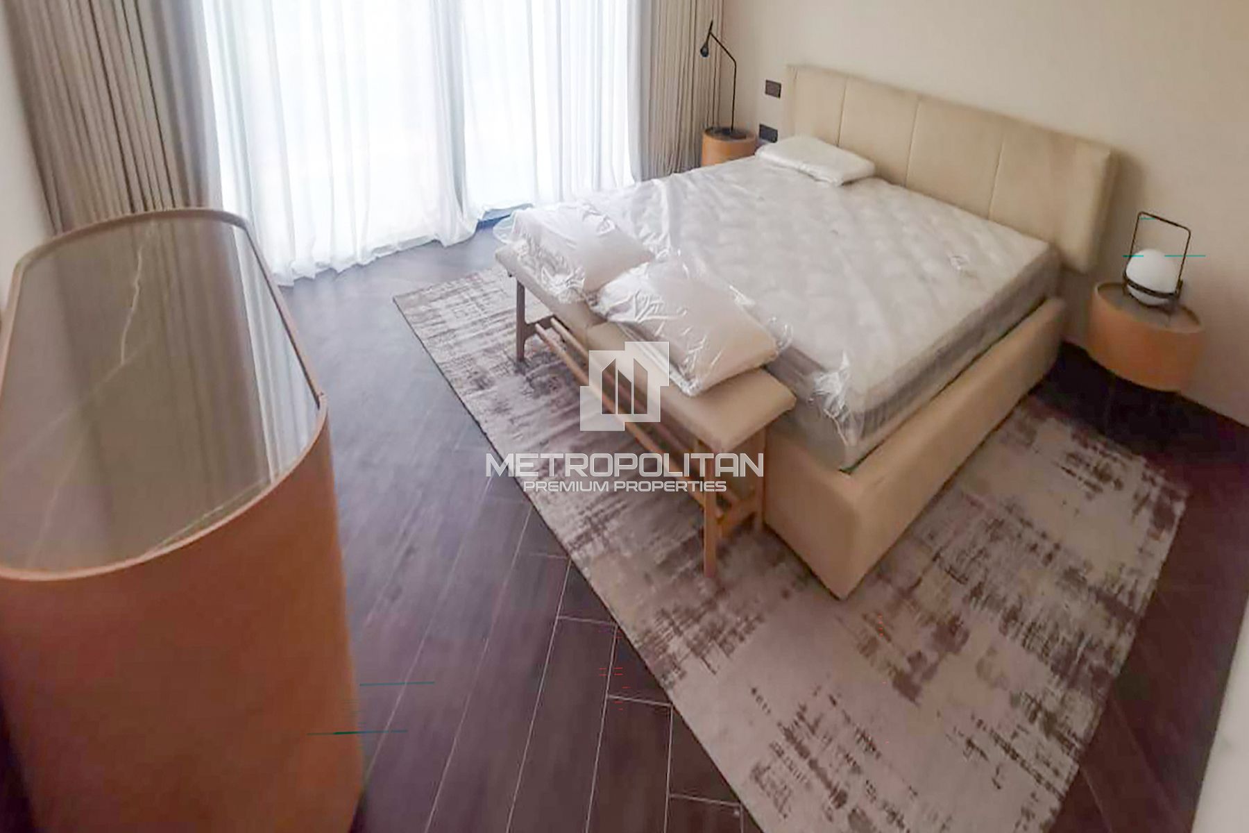 Luxury & Italian Furnishing |Stunning Skyline View