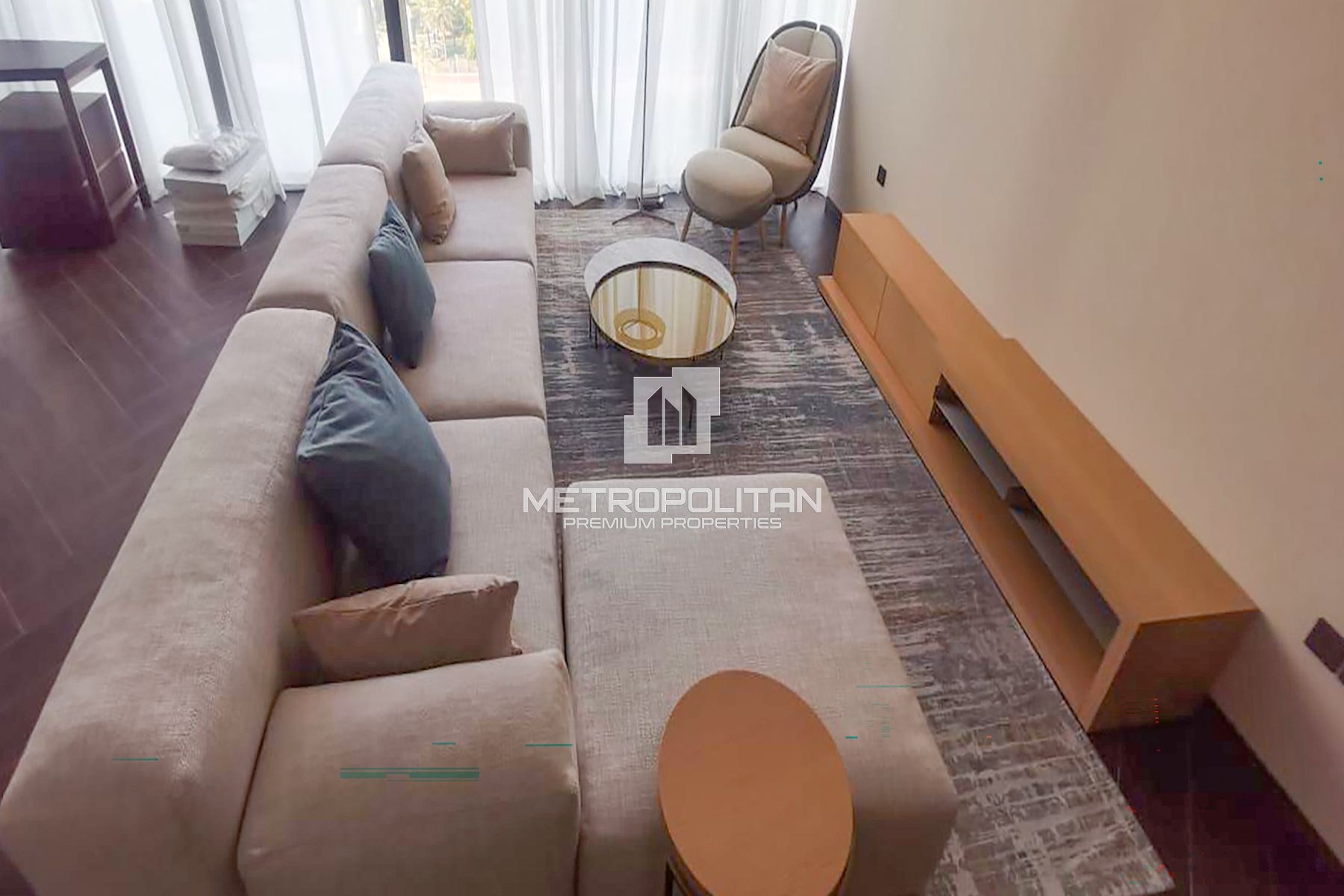 Luxury & Italian Furnishing |Stunning Skyline View