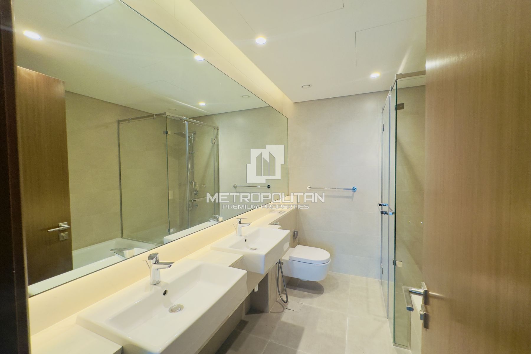 Fully Upgraded & Furnished | Vacant | Low Floor