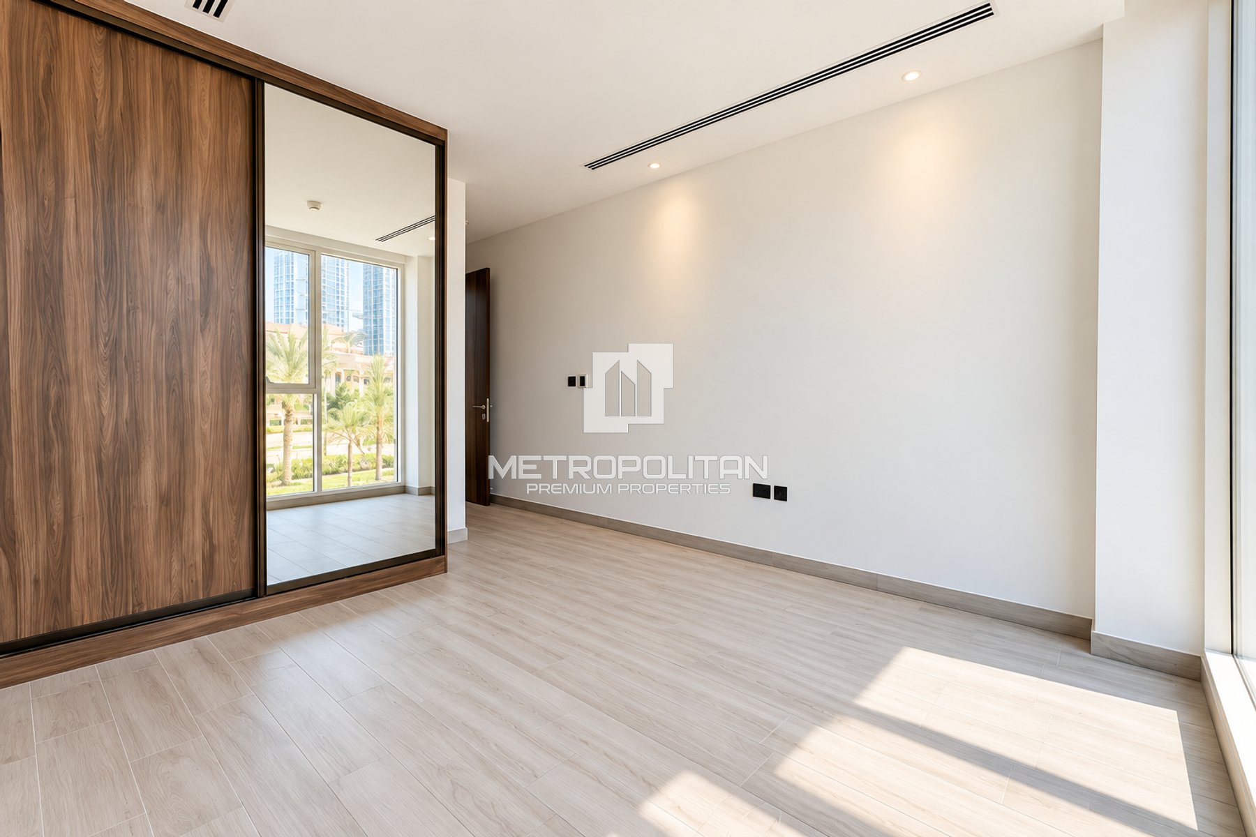Luxury Villa | Fully Upgraded | 4 Bed + Maids Room