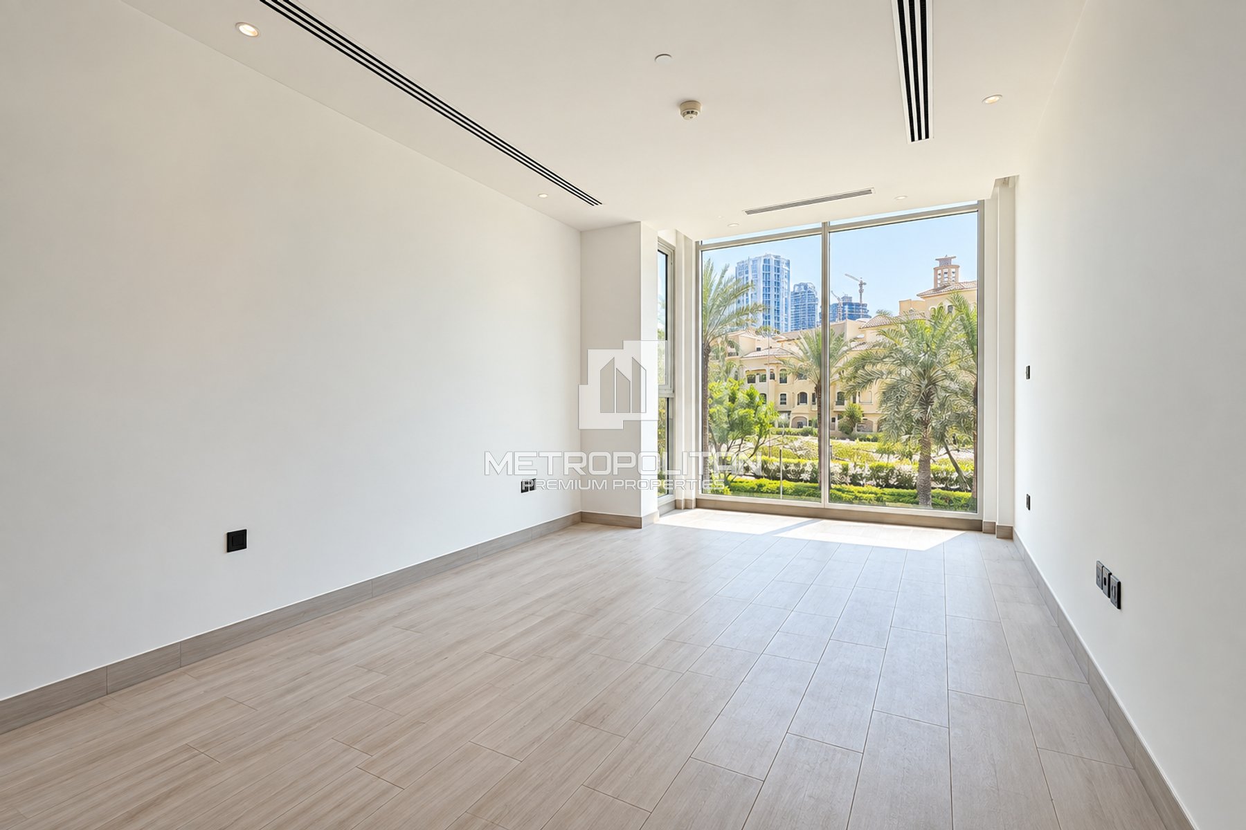 Luxury Villa | Fully Upgraded | 4 Bed + Maids Room