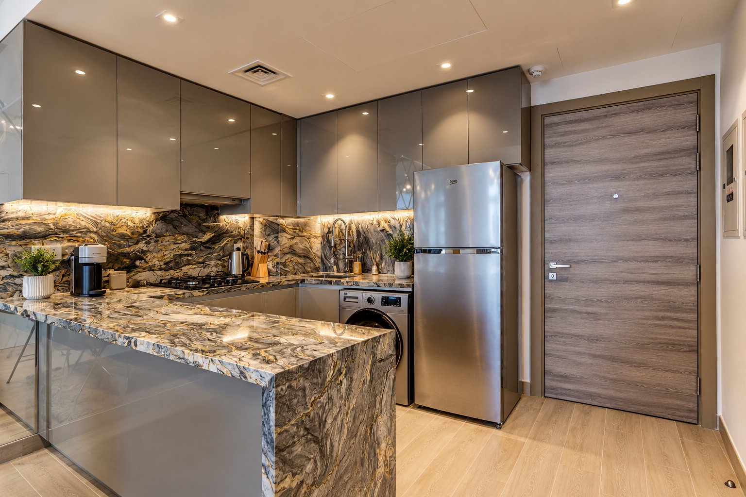 Upgraded & Fully Furnished | High Floor | Good ROI