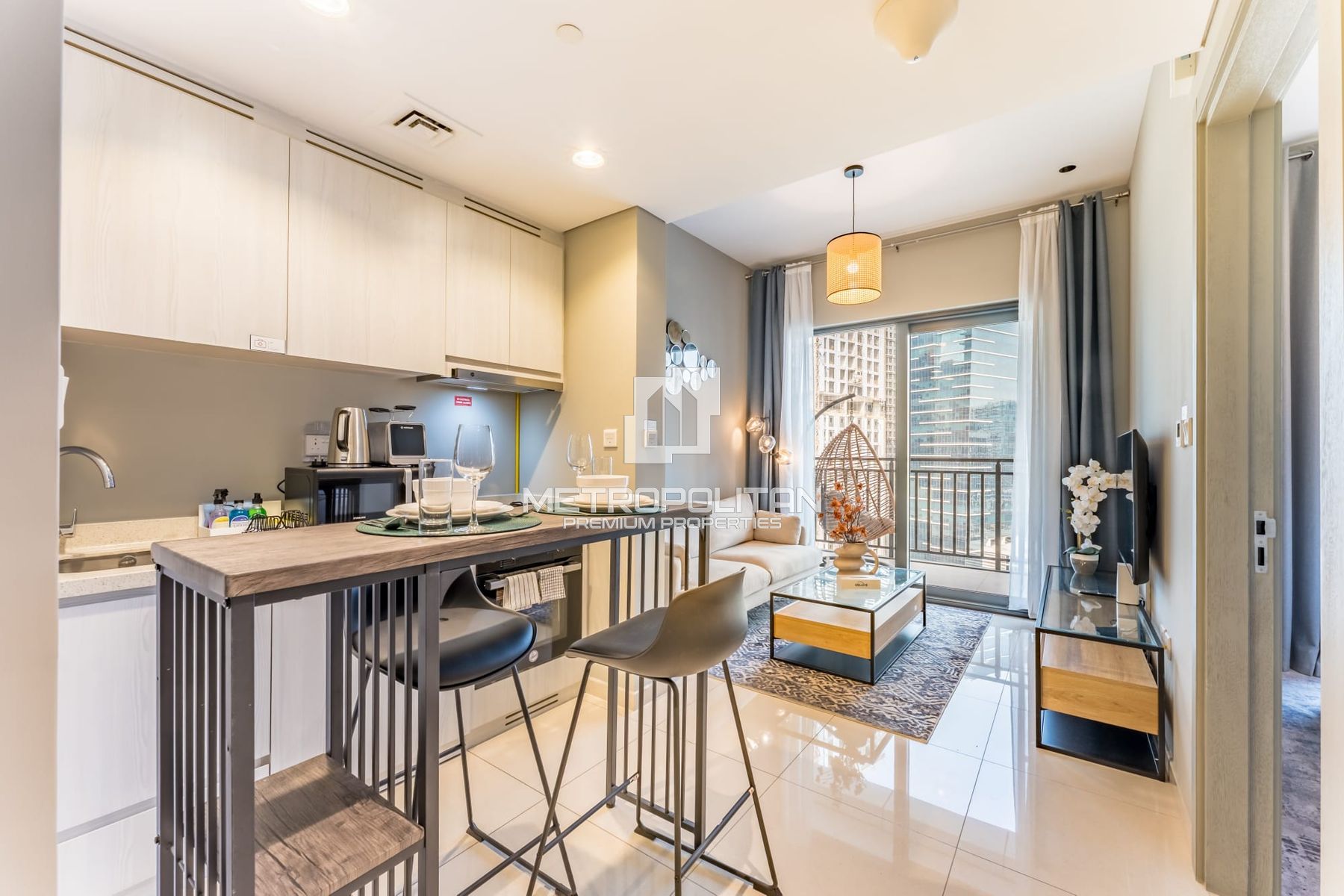 Luxury 1BR Furnished | Canal View | Business Bay