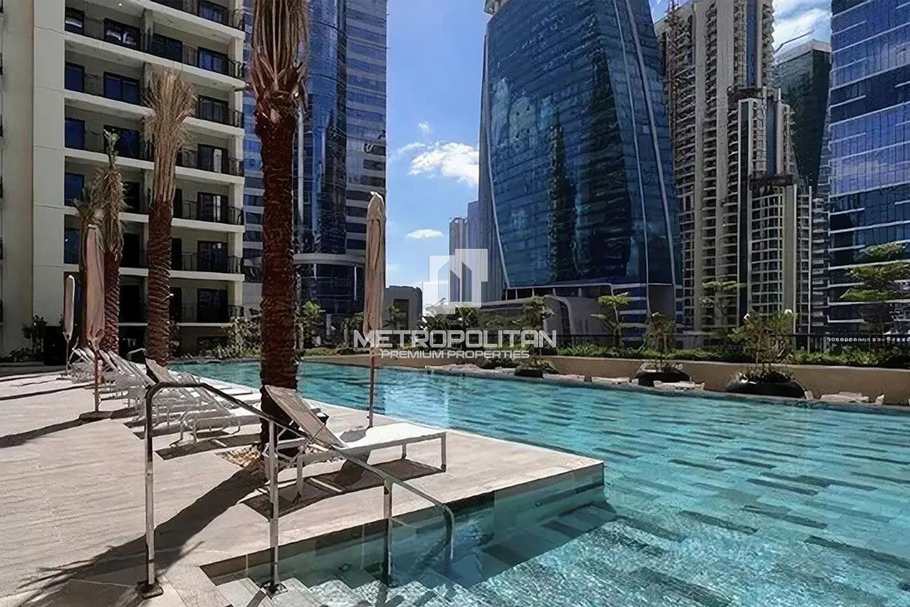 Luxury 1BR Furnished | Canal View | Business Bay