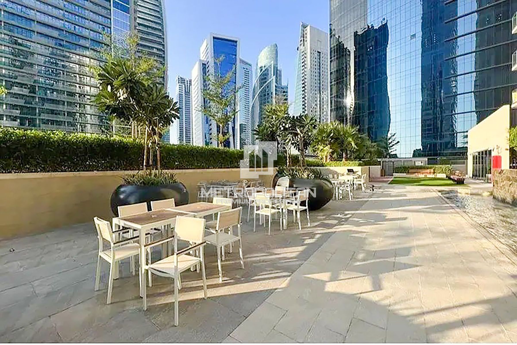 Luxury 1BR Furnished | Canal View | Business Bay