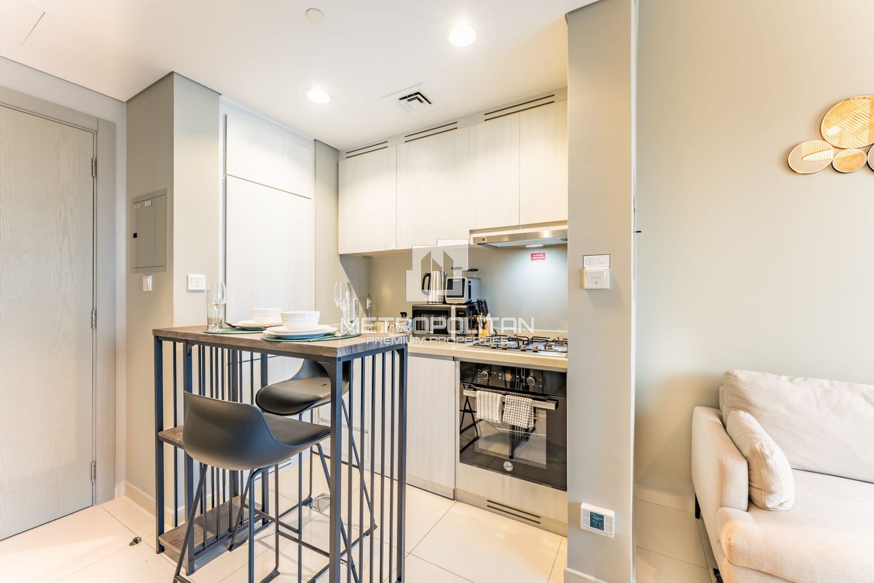 Luxury 1BR Furnished | Canal View | Business Bay