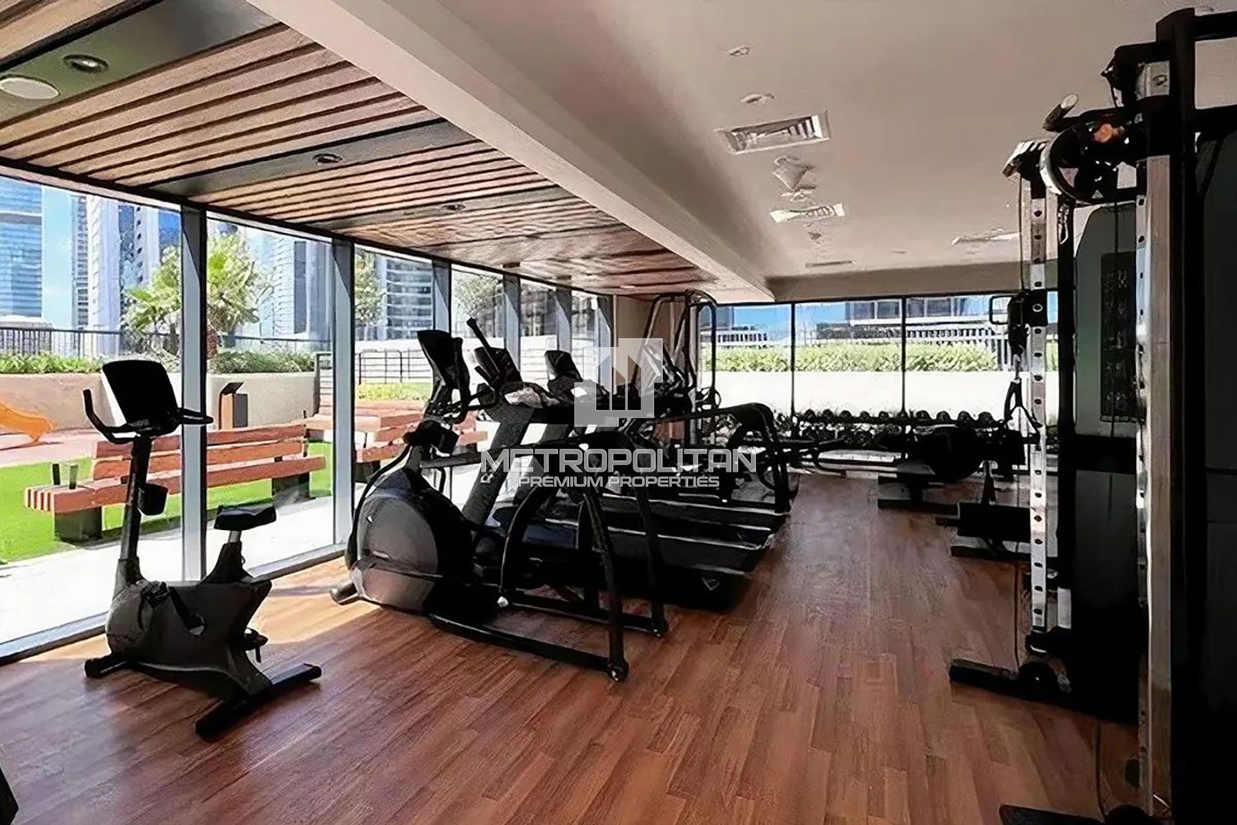 Luxury 1BR Furnished | Canal View | Business Bay