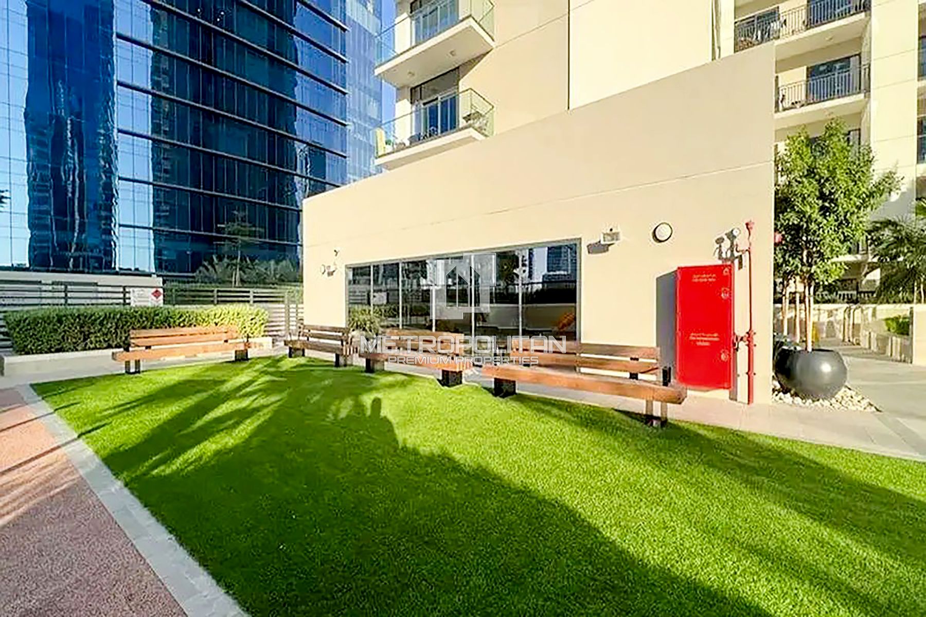 Luxury 1BR Furnished | Canal View | Business Bay