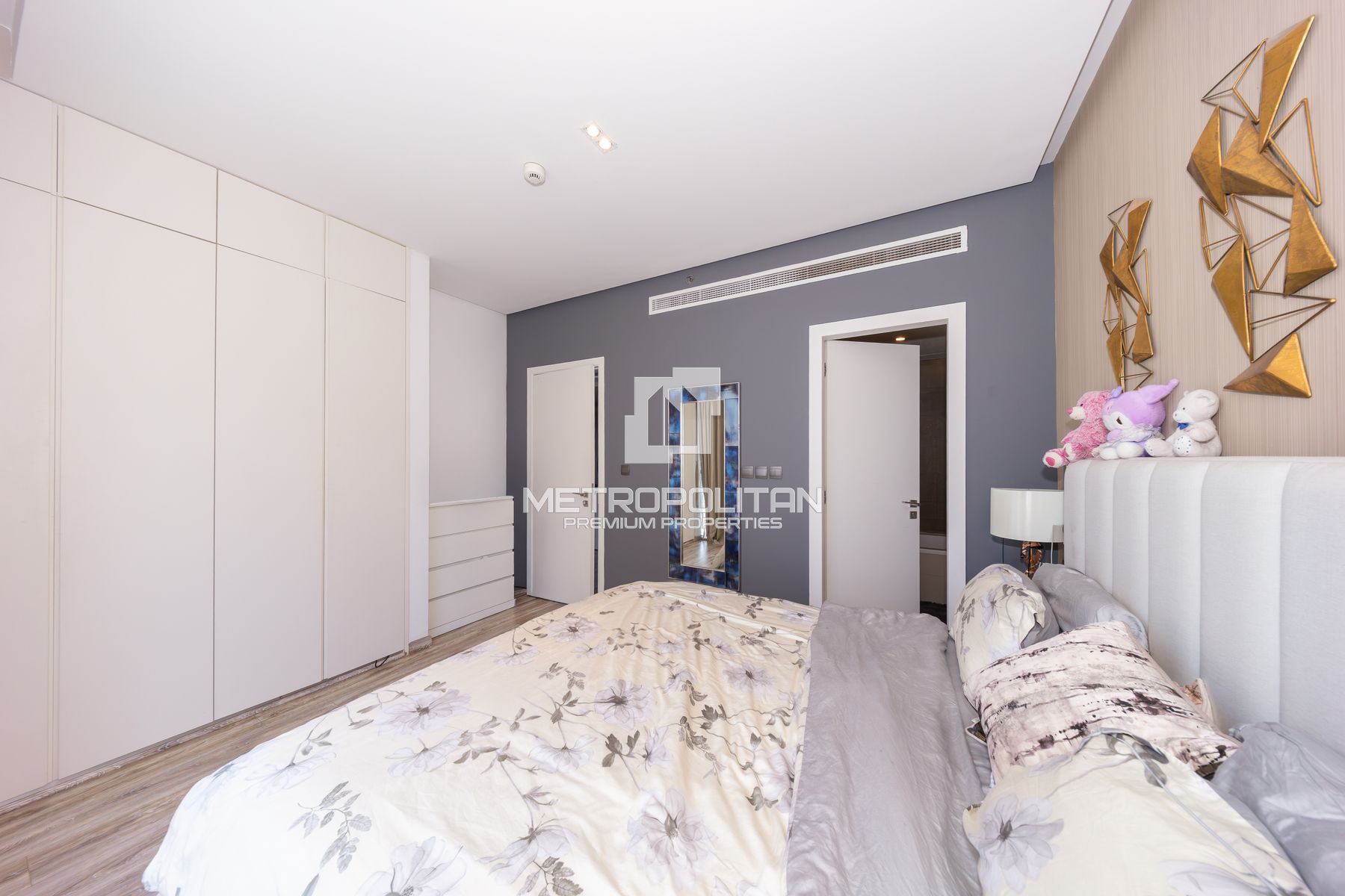 High Floor |  SZR/JLT Skyline Views | Select Group